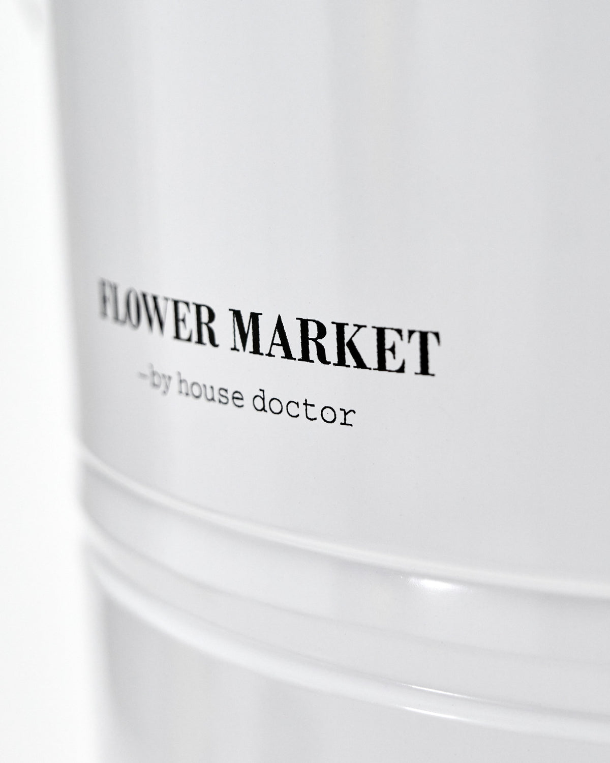 Glänzend weisser Eisen-Blumentopf HDStore von House Doctor in runder Form