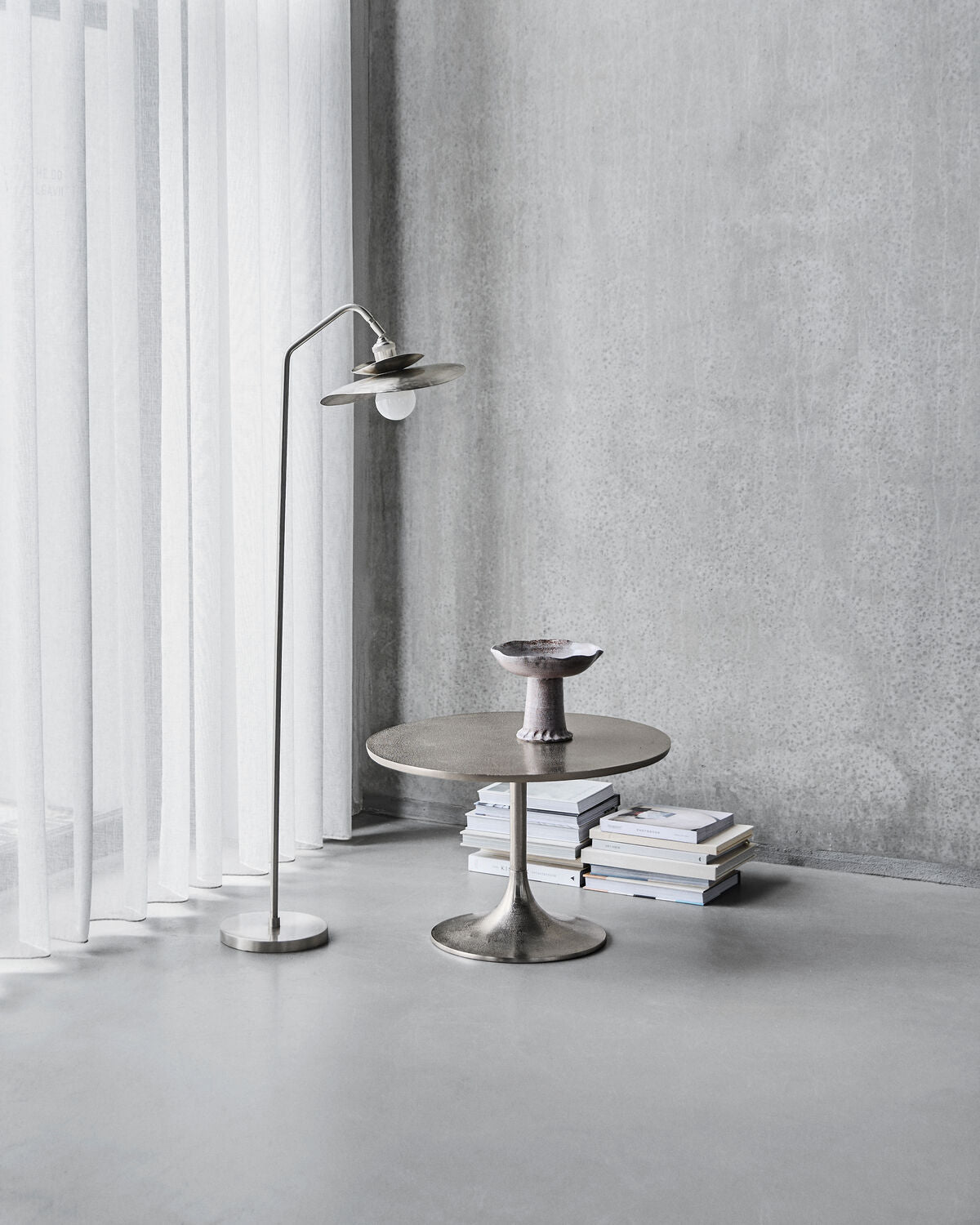 Stehlampe, HDStand, Gebürstetes Silber-Finish in Brushed silver finish präsentiert im Onlineshop von KAQTU Design AG. Stehleuchte ist von House Doctor