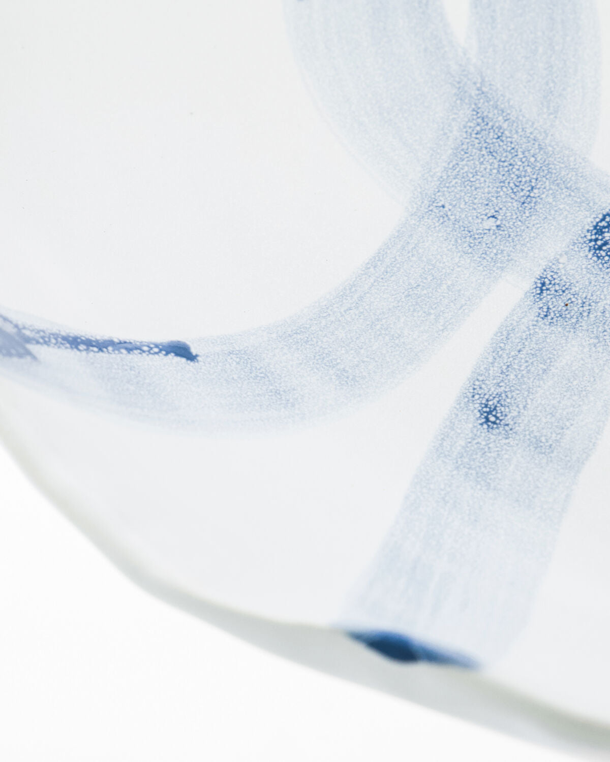 Tablett, HDIsa, Weiß, Hellblau in White präsentiert im Onlineshop von KAQTU Design AG. Aufbewahrungskorb ist von House Doctor