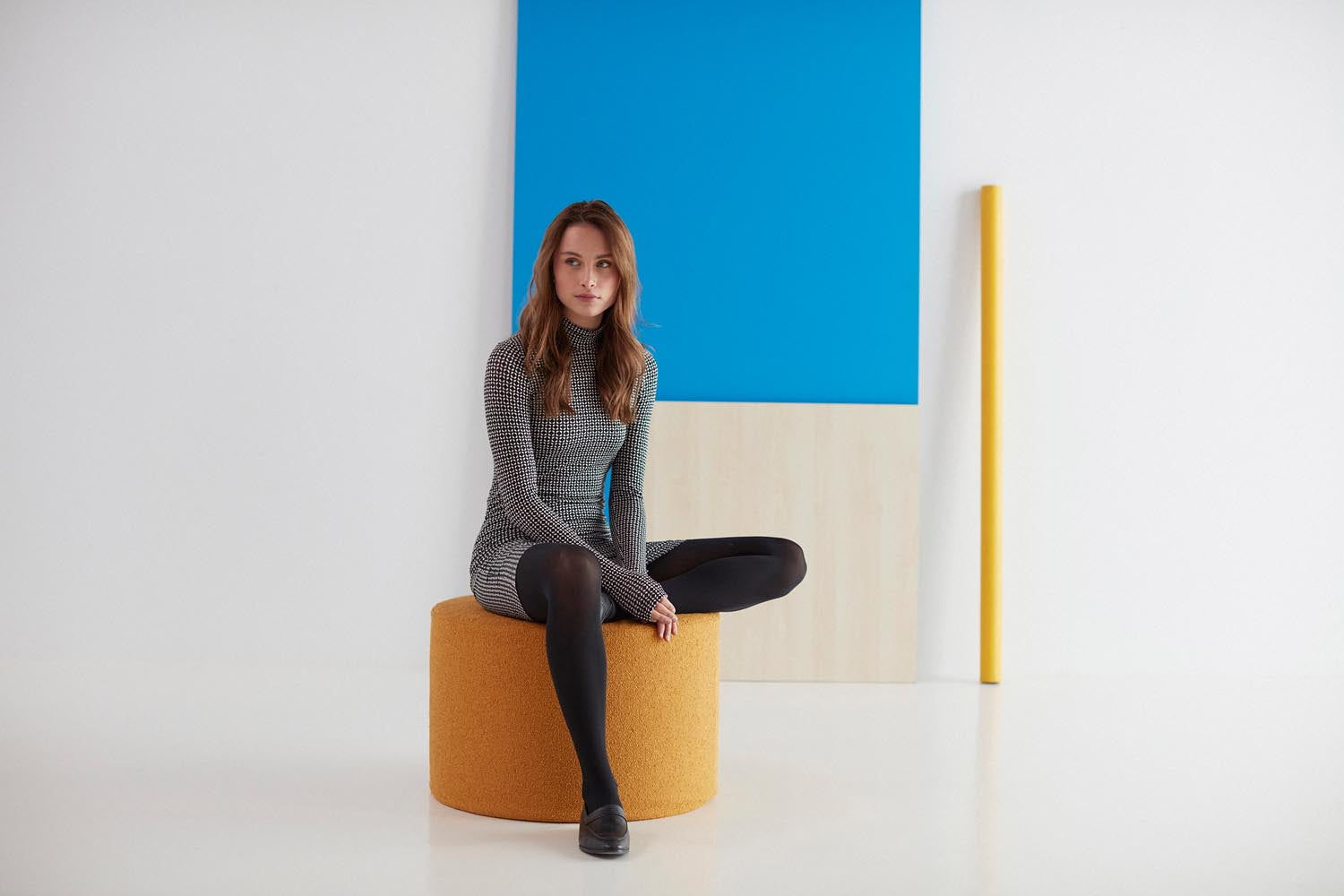 Der Pauke Puff Ø62 von Innovation Living ist ein vielseitiges Möbelstück, das modernen Komfort und elegantes Design kombiniert. Ideal für jeden Raum.