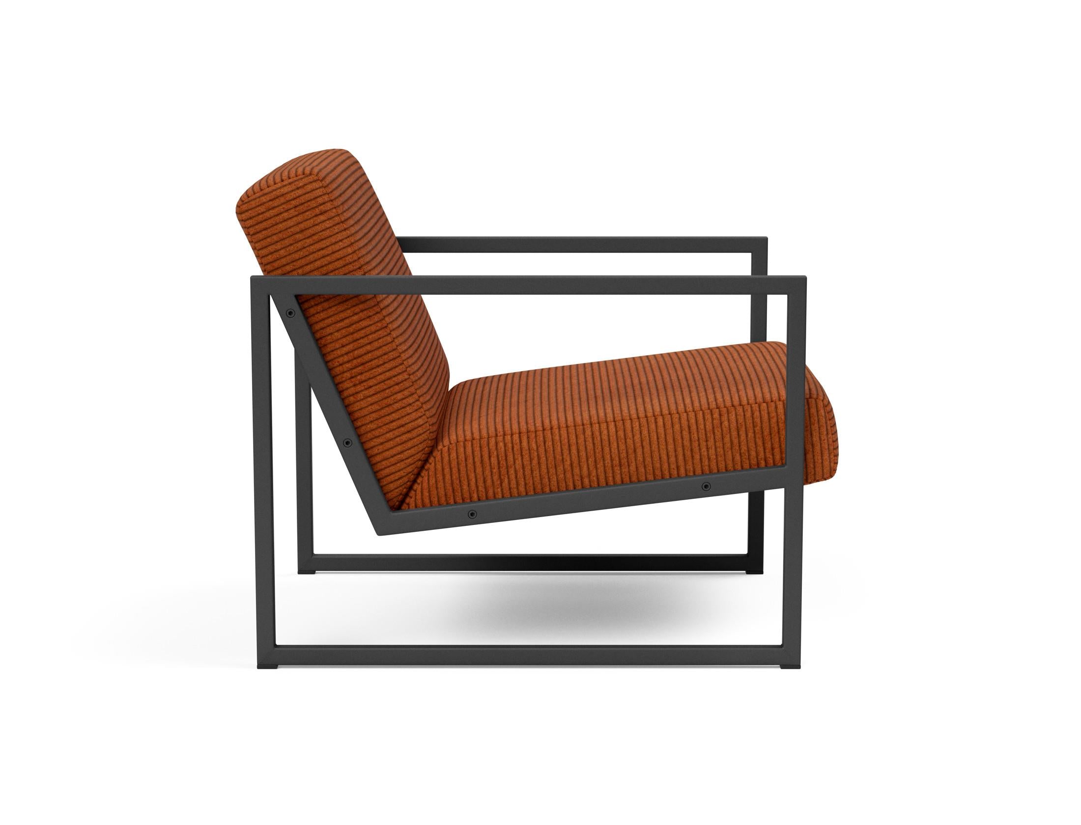 Entdecken Sie den Vikko Sessel mit Armlehnen von Innovation Living: stilvolles Design, langlebige Materialien und ergonomischer Komfort für Ihr Zuhause.