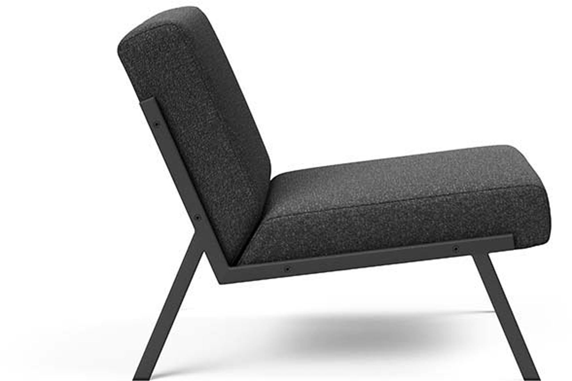 Erleben Sie den Vikko Sessel von Innovation Living: Minimalistisches Design, hohe Stabilität und individuelle Stoffwahl für Ihr Zuhause.