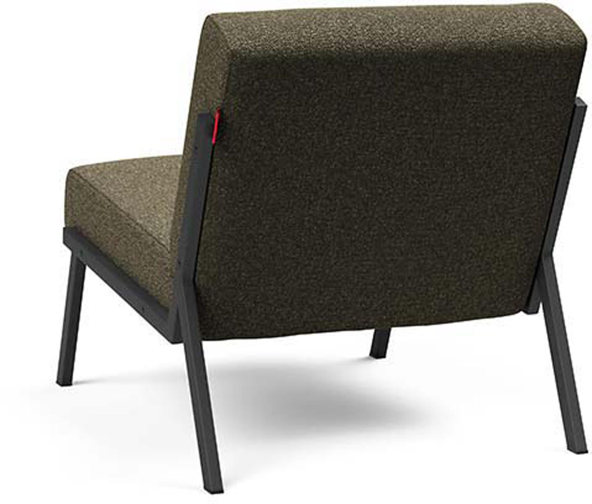 Entdecken Sie den Vikko Sessel von Innovation Living: Elegantes Design, erstklassiger Komfort und umweltfreundliche Materialien für Ihr stilvolles Zuhause.