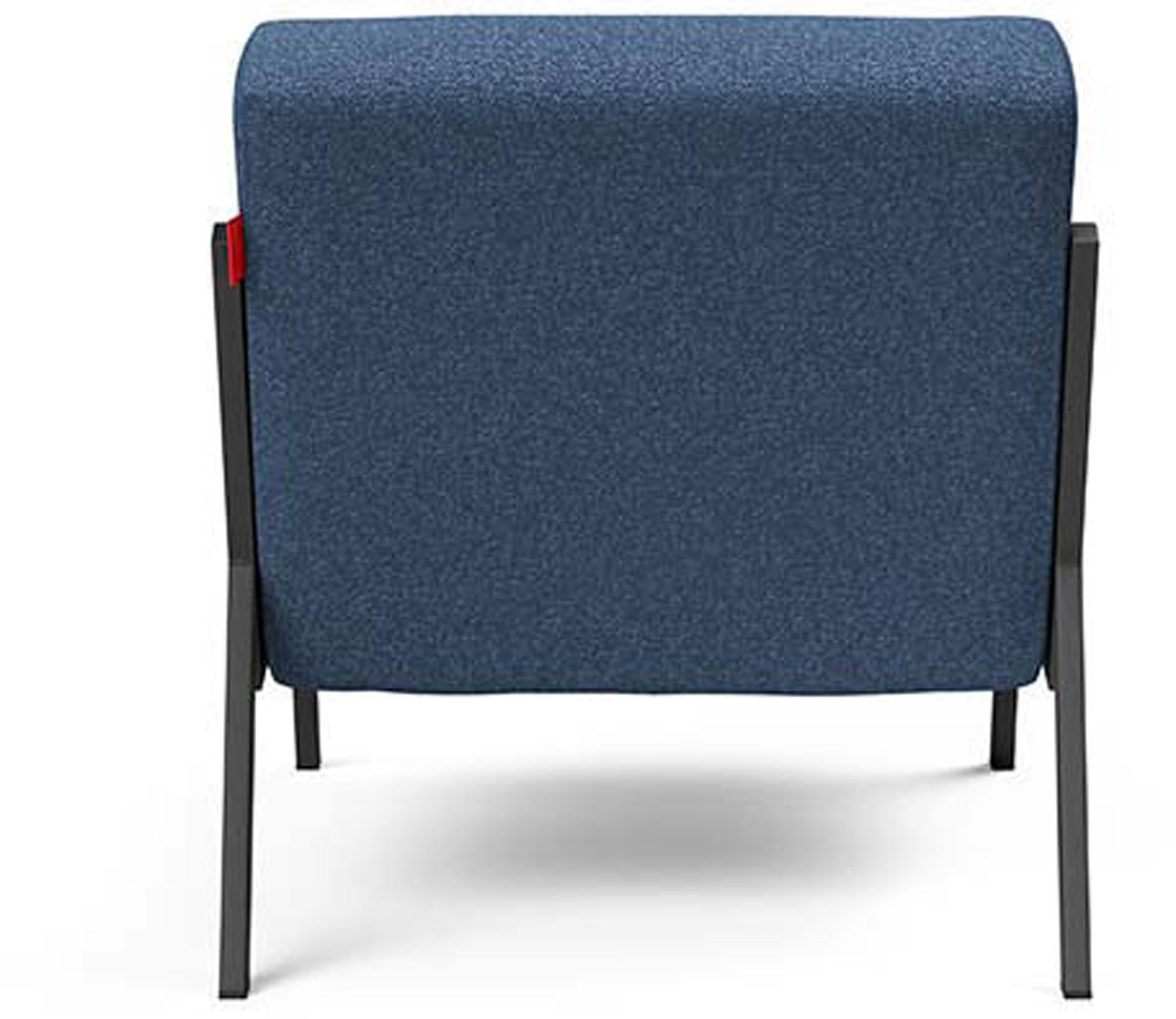 Entdecken Sie den Vikko Sessel von Innovation Living: Elegantes Design, erstklassiger Komfort und umweltfreundliche Materialien für Ihr stilvolles Zuhause.