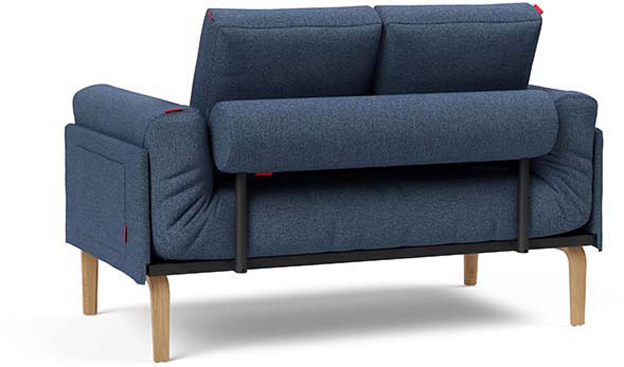 Erleben Sie das Rollo Bow Klappsofa 80 Classic – ein elegantes Tagesbett, das Komfort und Flexibilität für kleine Räume bietet.