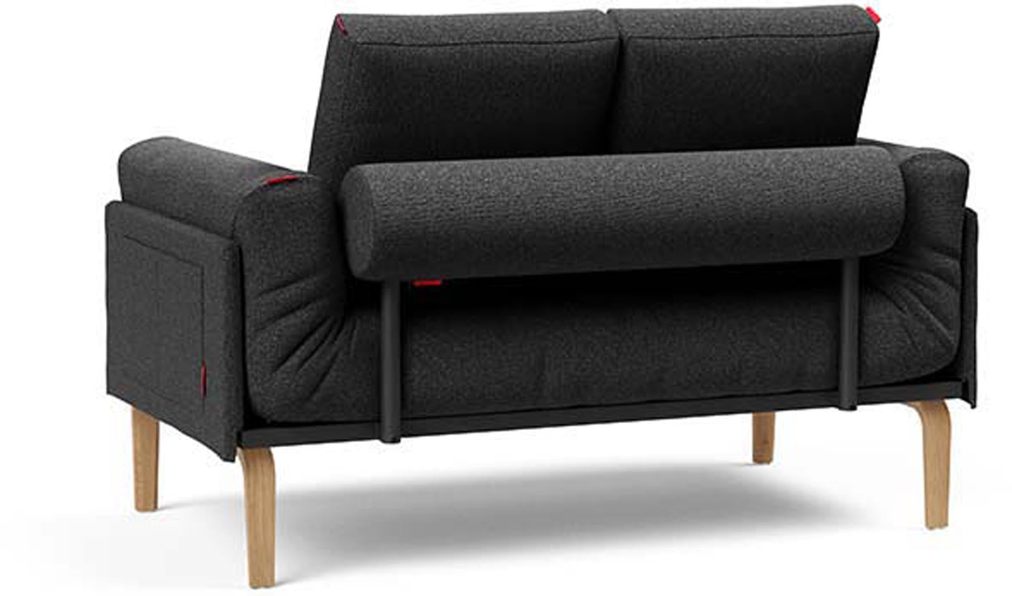 Erleben Sie das Rollo Bow Klappsofa 80 Classic – ein elegantes Tagesbett, das Flexibilität und Komfort für kleine Räume bietet.