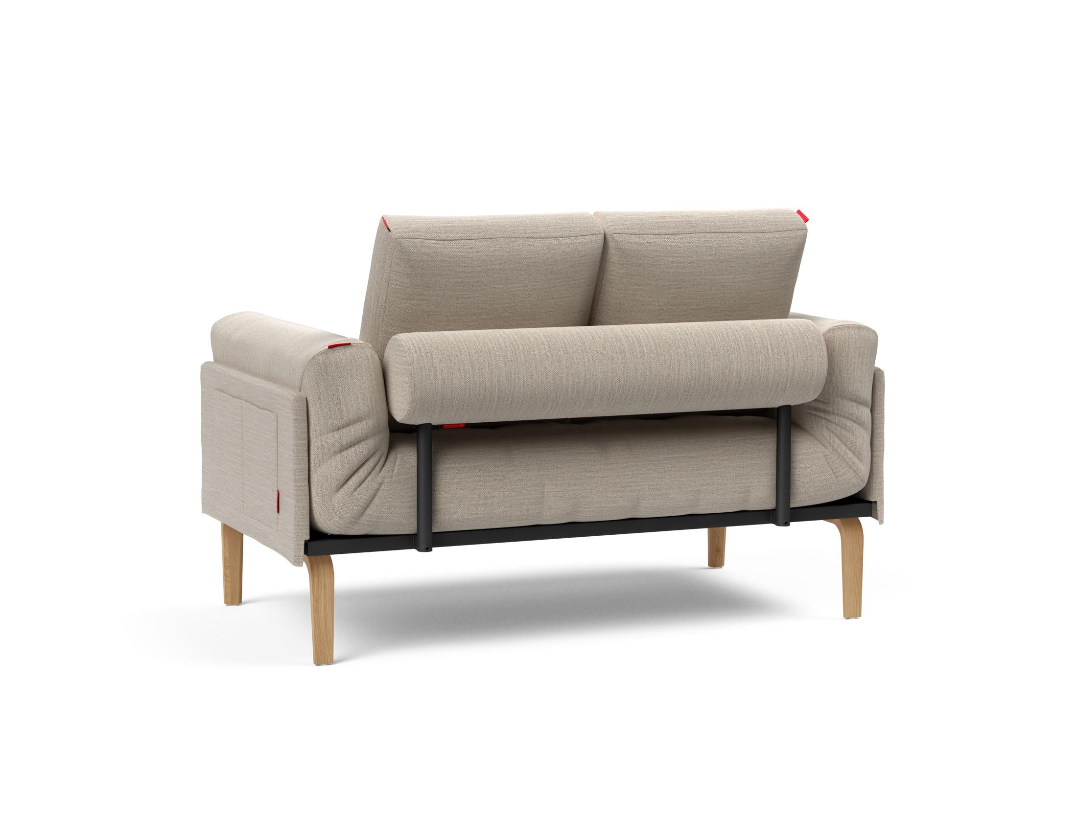 Entdecken Sie das Rollo Bow Klappsofa 80 von Innovation Living – ein elegantes, flexibles Sofa, das sich perfekt für kleine Räume eignet und höchsten Komfort bietet.