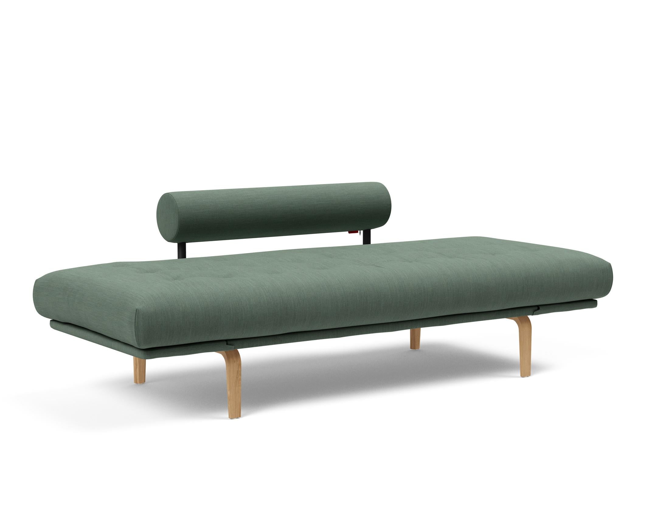 Entdecken Sie das Rollo Bow Klappsofa 80 von Innovation Living – ein elegantes, flexibles Tagesbett, das modernen Wohnkomfort auf kleinem Raum bietet.
