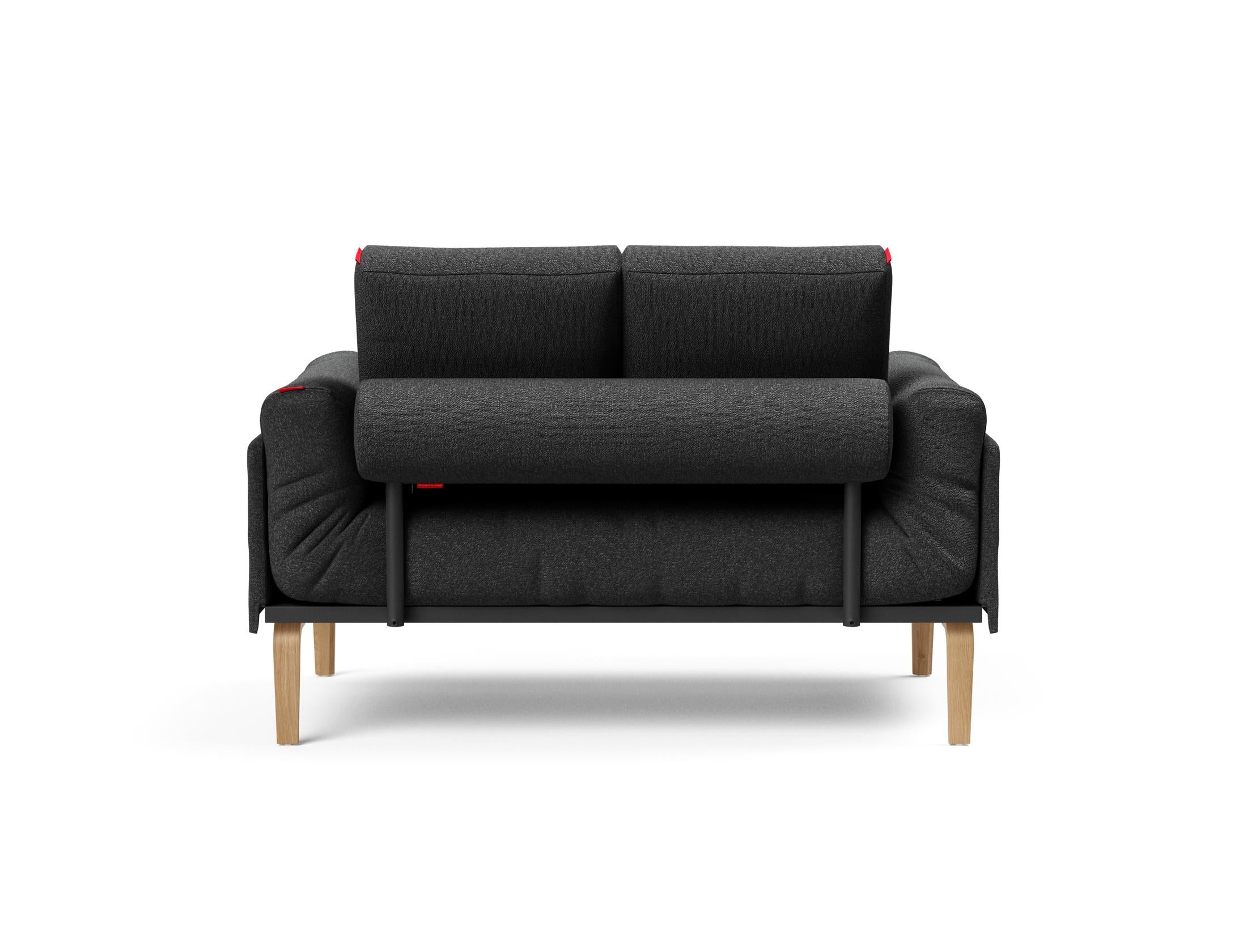 Entdecken Sie das Rollo Bow Klappsofa 80 von Innovation Living – ein elegantes, flexibles Tagesbett, das modernen Wohnkomfort auf kleinem Raum bietet.
