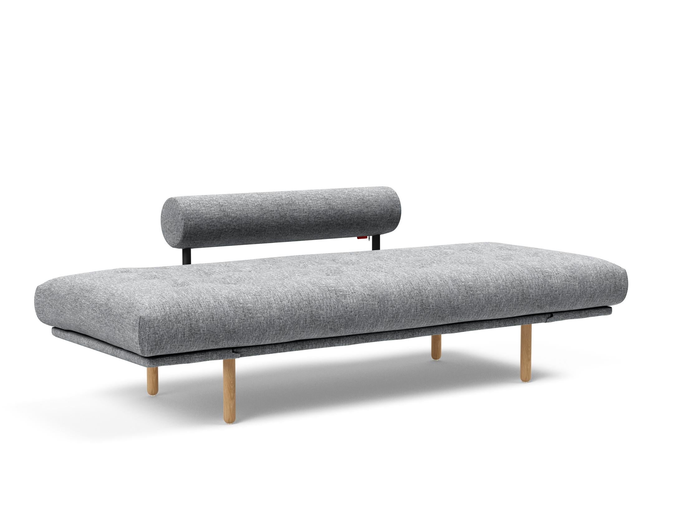 Erleben Sie das Rollo Stem Klappsofa 80 von Innovation Living – ein stilvolles, funktionales Tagesbett, das Komfort und Anpassungsfähigkeit vereint.