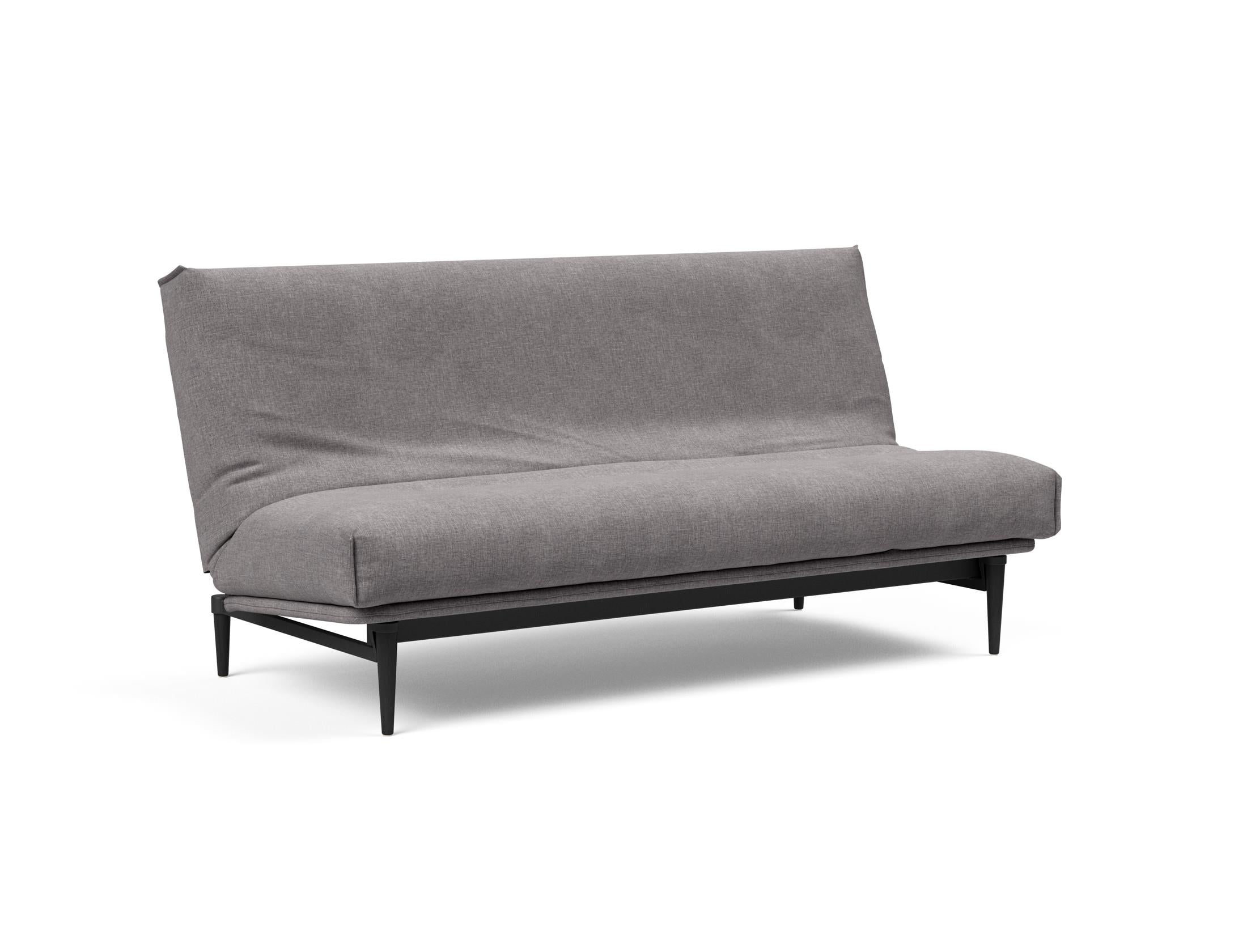 Entdecken Sie das Colpus Bettsofa 140 Nordic Cover in stilvollem Eiche schwarz. Ideal für kompaktes Wohnen, bietet es Komfort und Funktionalität.