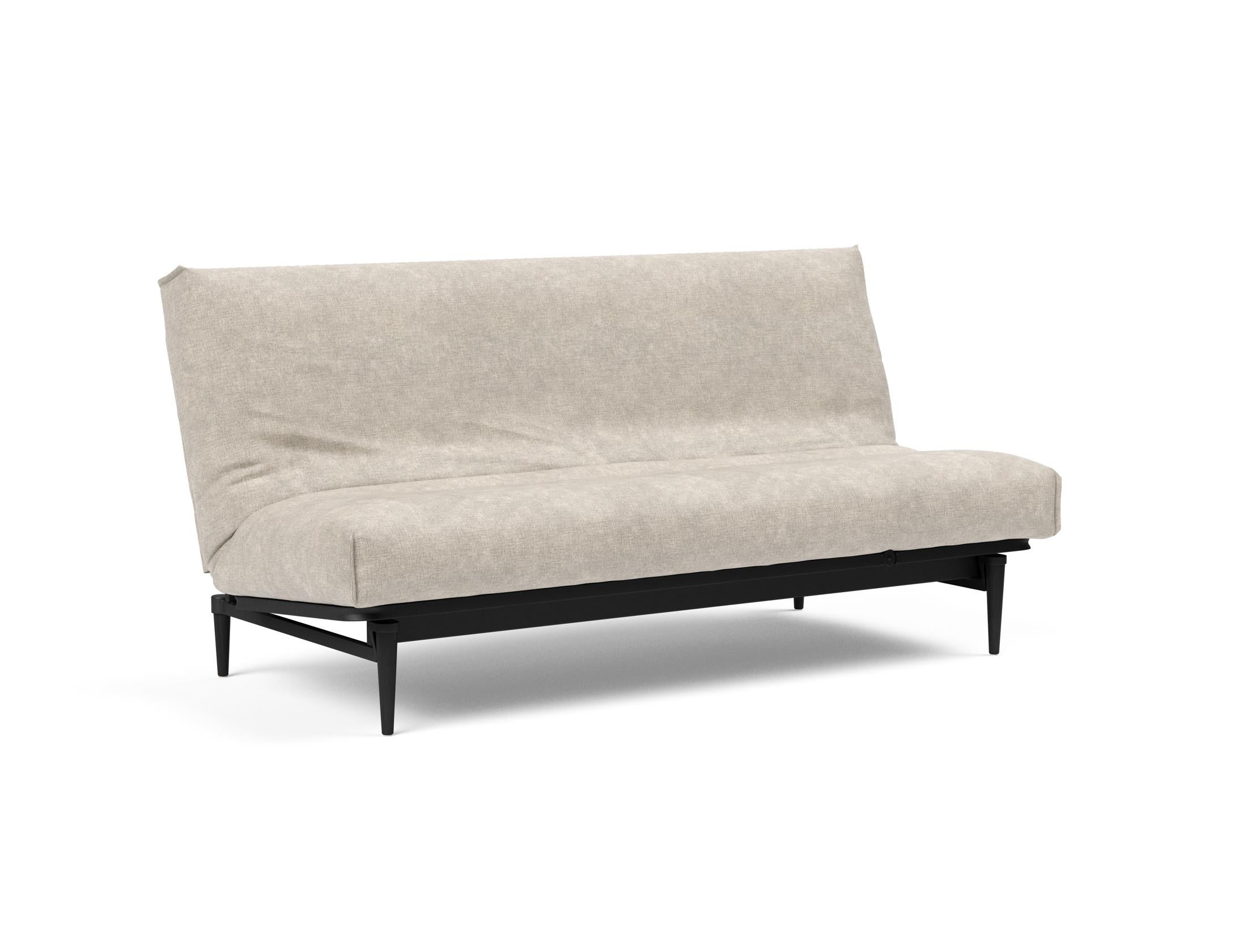 Erleben Sie das stilvolle Colpus Bettsofa 140 in edlem Eiche schwarz mit Nordic Cover – perfekt für zeitgemässe Einrichtung und vielseitige Schlafmöglichkeiten.