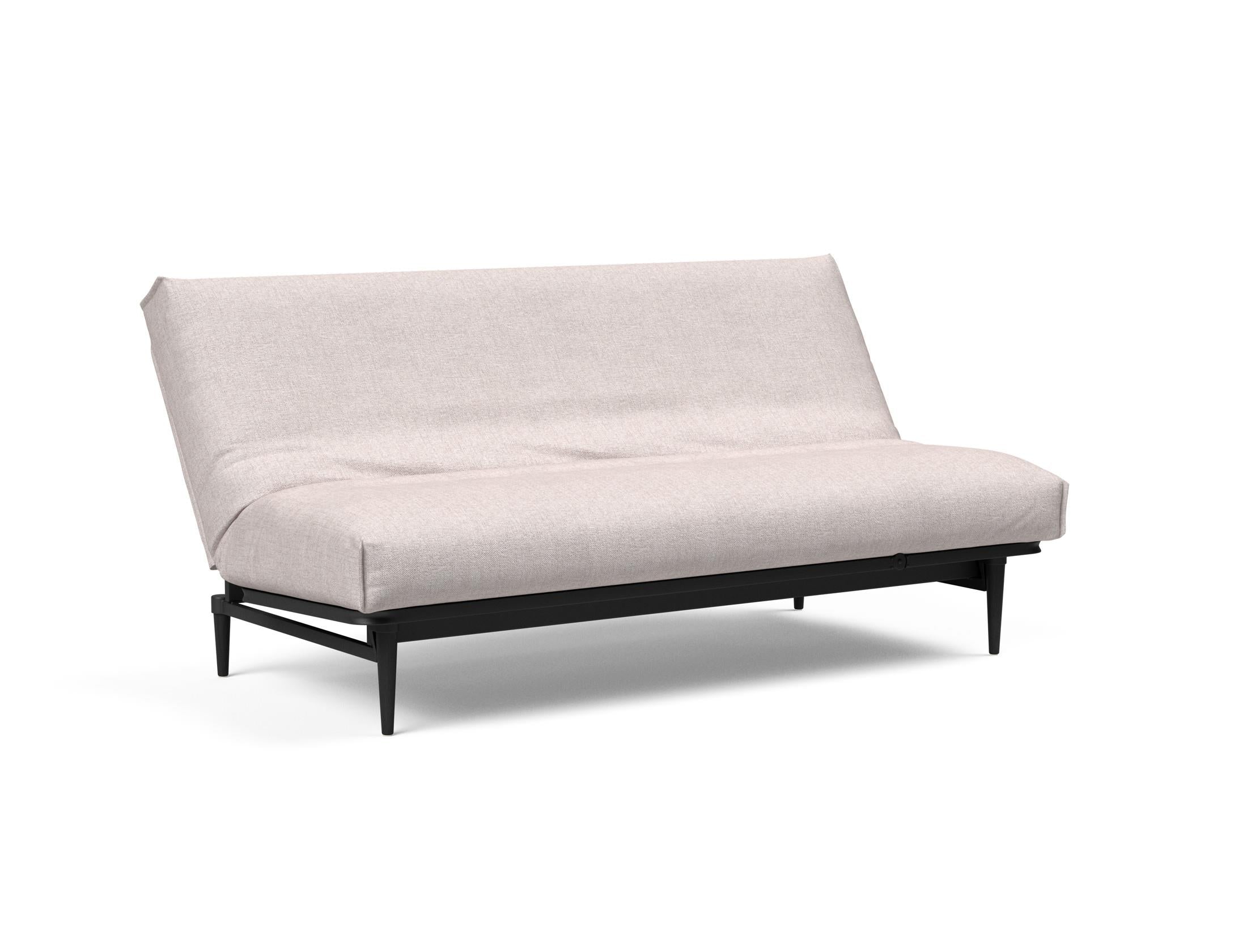 Entdecken Sie das Colpus Bettsofa 140 Nordic Cover in stilvollem Eiche schwarz. Ideal für kompaktes Wohnen, bietet es Komfort und Funktionalität.