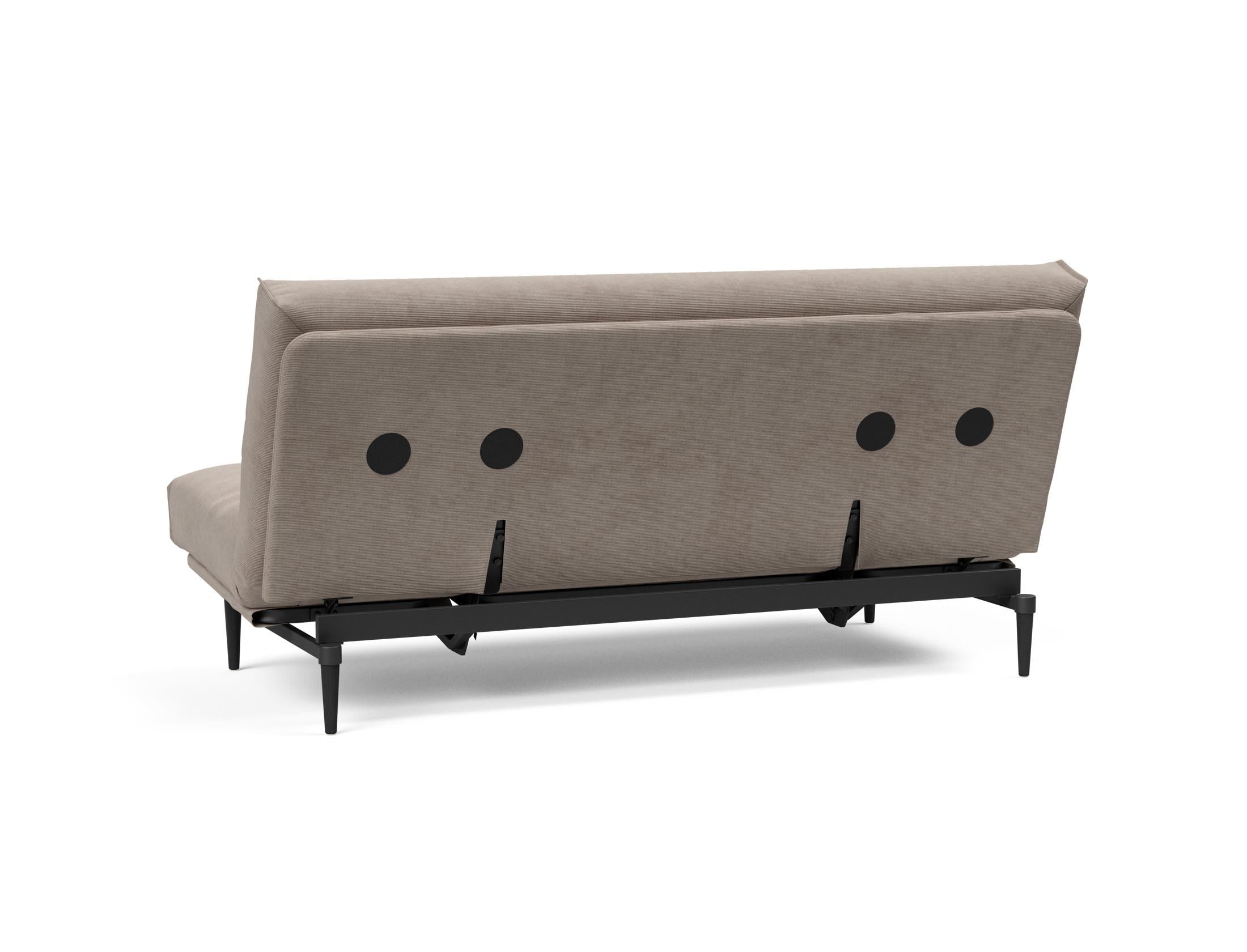 Erleben Sie das Colpus Bettsofa 140 Nordic Cover in elegantem Eiche schwarz. Ideal für kompaktes Wohnen, bietet es höchsten Komfort und pflegeleichte Materialien.