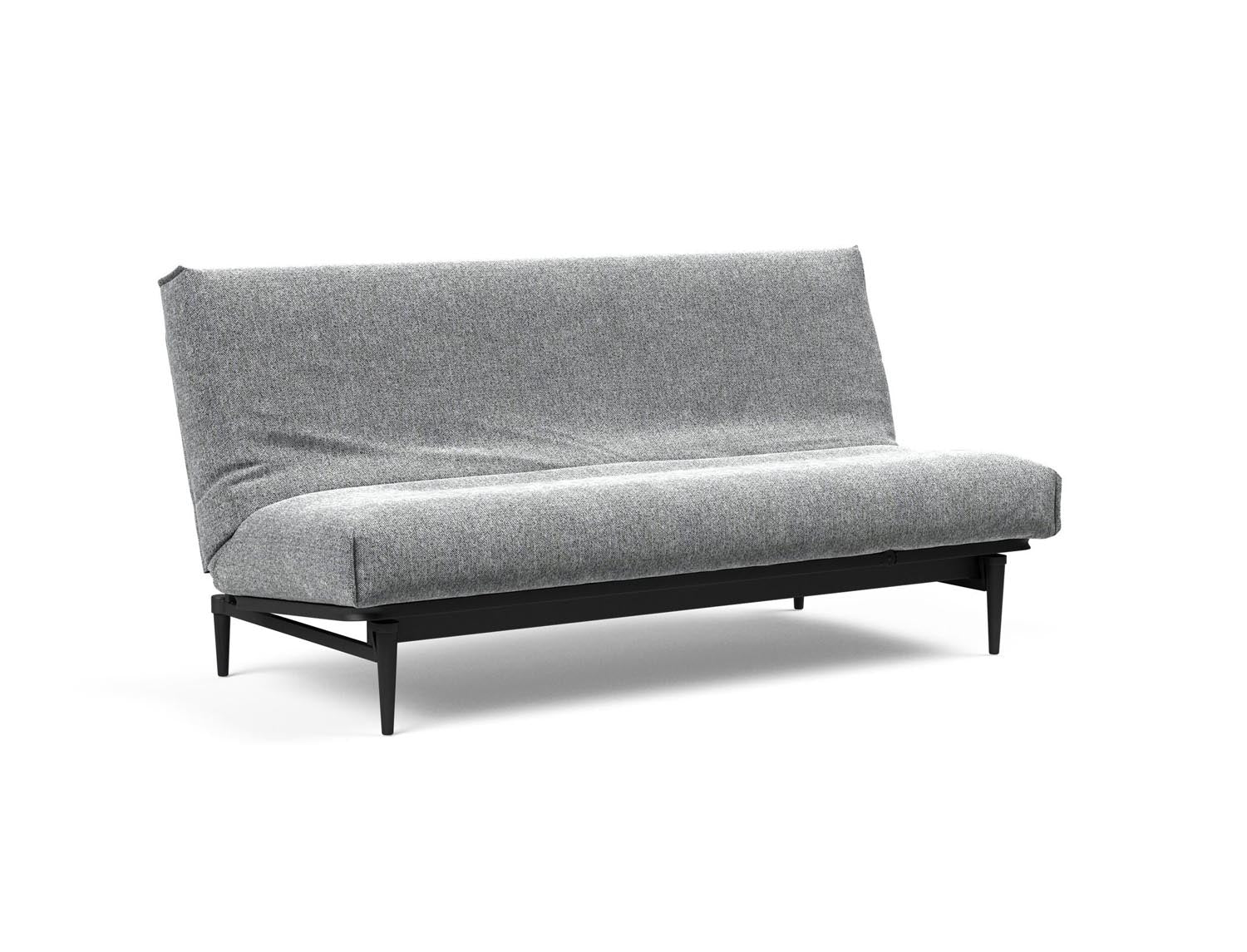 Erleben Sie das stilvolle Colpus Bettsofa 140 in Eiche schwarz mit Nordic Cover – perfekt für zeitgemässe Einrichtung und vielseitige Schlafmöglichkeiten.