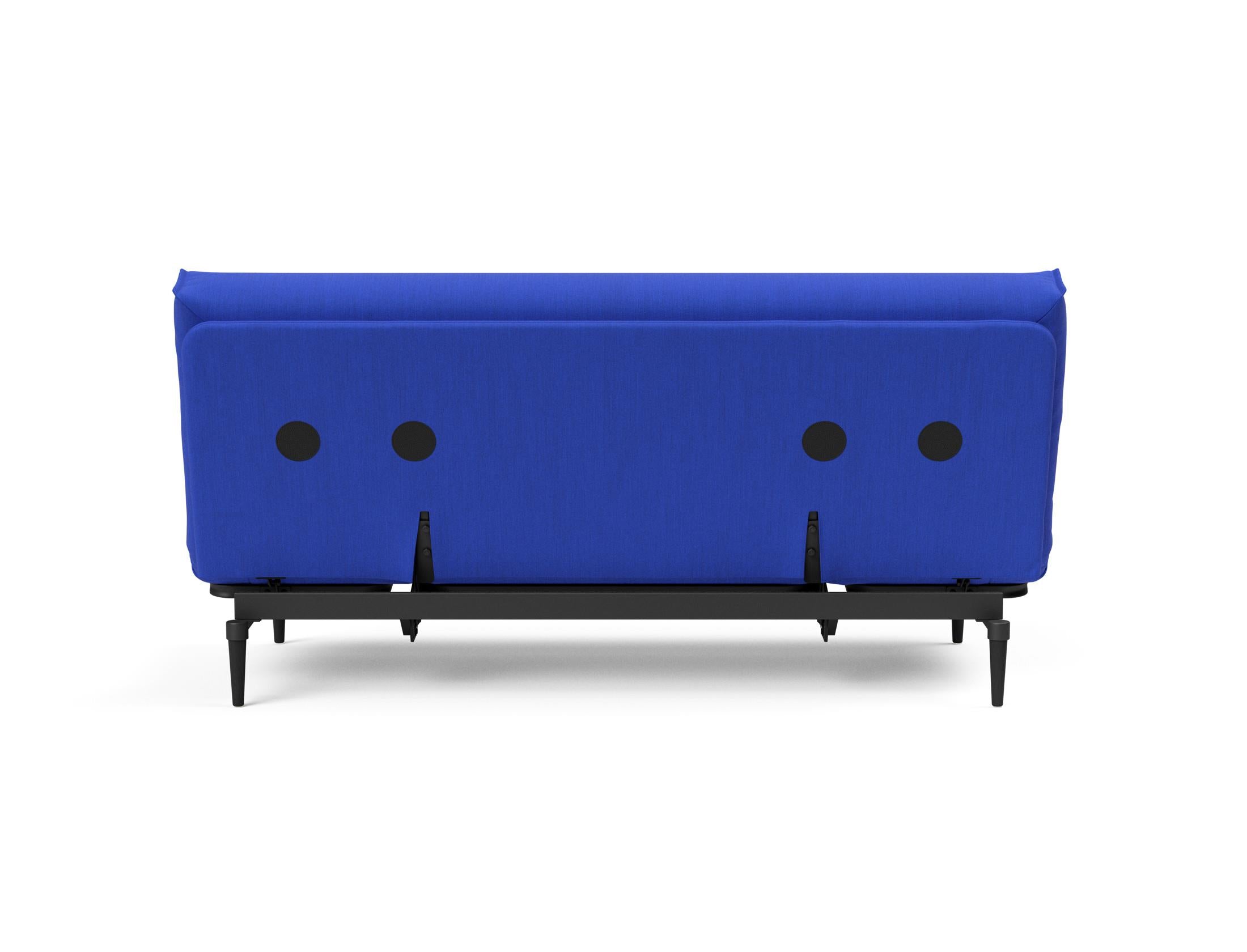 Erleben Sie das stilvolle Colpus Bettsofa 140 in Eiche schwarz mit Nordic Cover – perfekt für zeitgemässe Einrichtung und vielseitige Schlafmöglichkeiten.