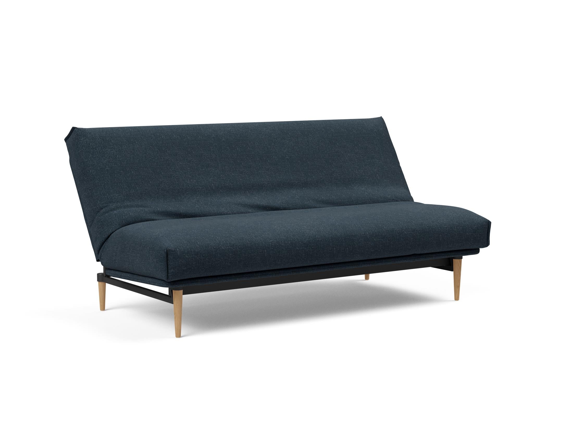 Erleben Sie das Colpus Bettsofa 140 Nordic Cover von Innovation Living – ein elegantes Möbelstück mit Soft Spring Matratze für höchsten Schlafkomfort und praktischen, abnehmbaren Bezug.