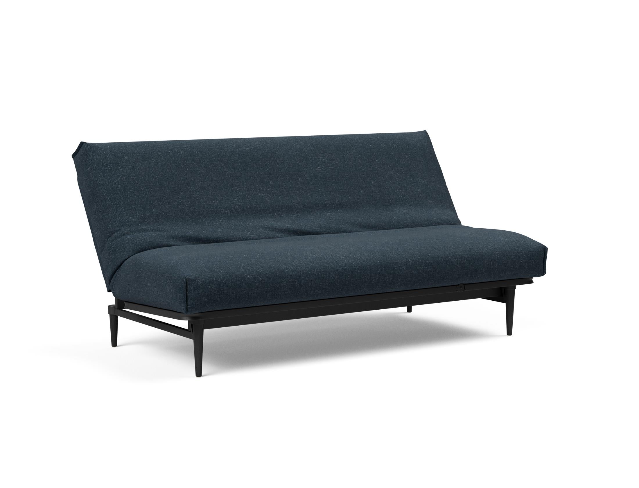 Erleben Sie das stilvolle Colpus Bettsofa 140 Nordic Cover in Eiche schwarz – die perfekte Kombination aus skandinavischem Design und praktischer Funktionalität.