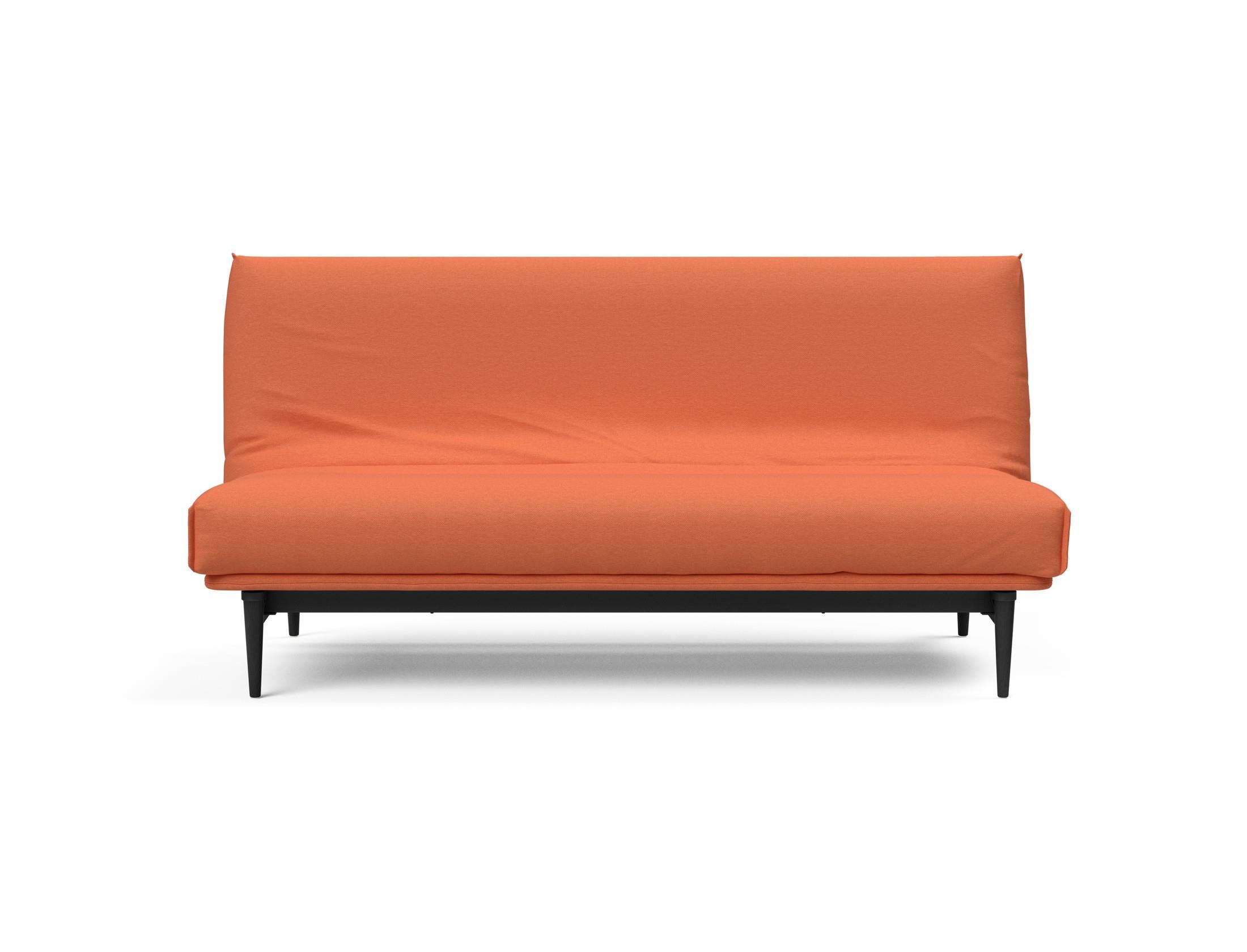 Modernes Colpus Bettsofa 140 in schwarzer Eiche, ideal für stilvolle Wohnräume, mit komfortablem Soft Spring Bezug für entspannte Stunden.