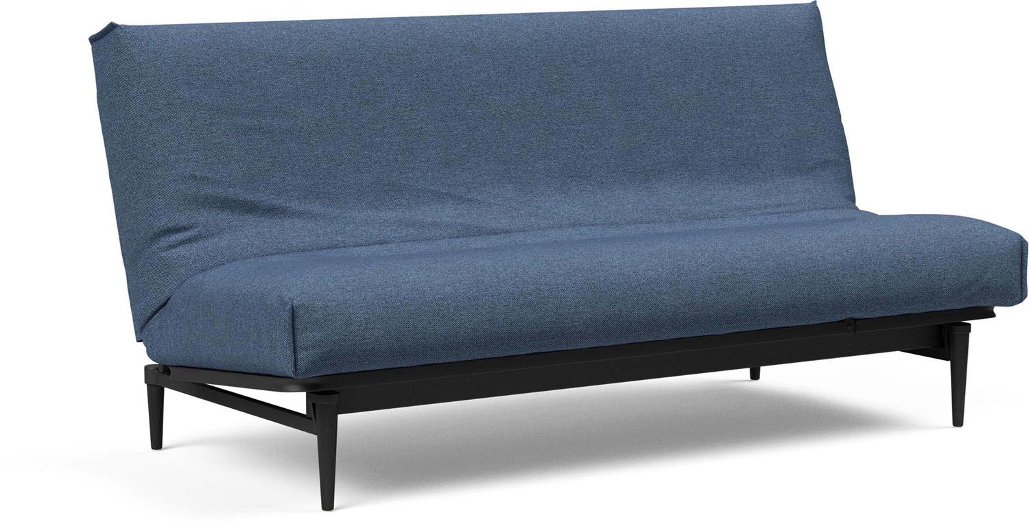 Entdecken Sie das stilvolle Colpus Bettsofa 140 in Nordic Cover und schwarzer Eiche von Innovation Living – ideal für zeitgemässe Wohnkonzepte und vielseitige Einsätze.
