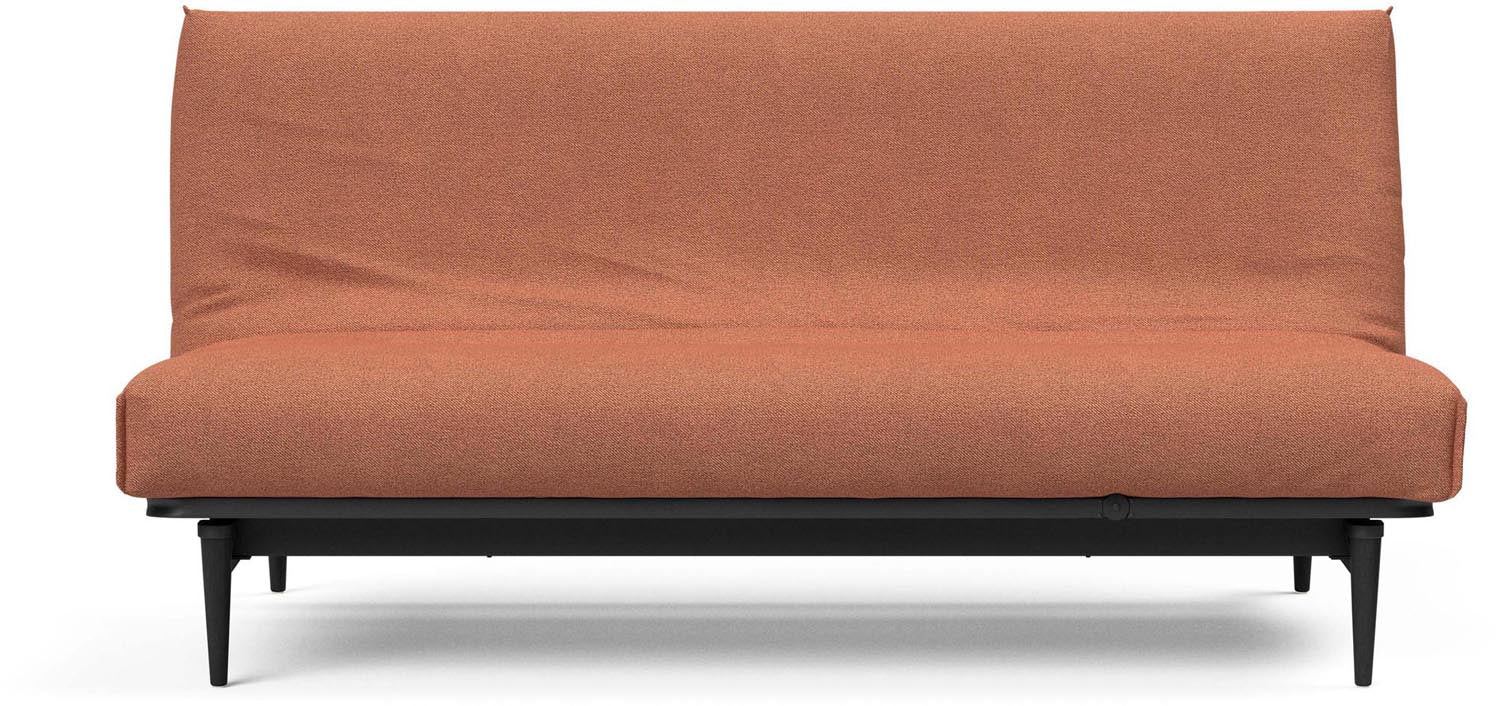 Entdecken Sie das Colpus Bettsofa 140 in edlem Eiche schwarz mit Nordic Cover – die perfekte Kombination aus Funktionalität und modernem Design.