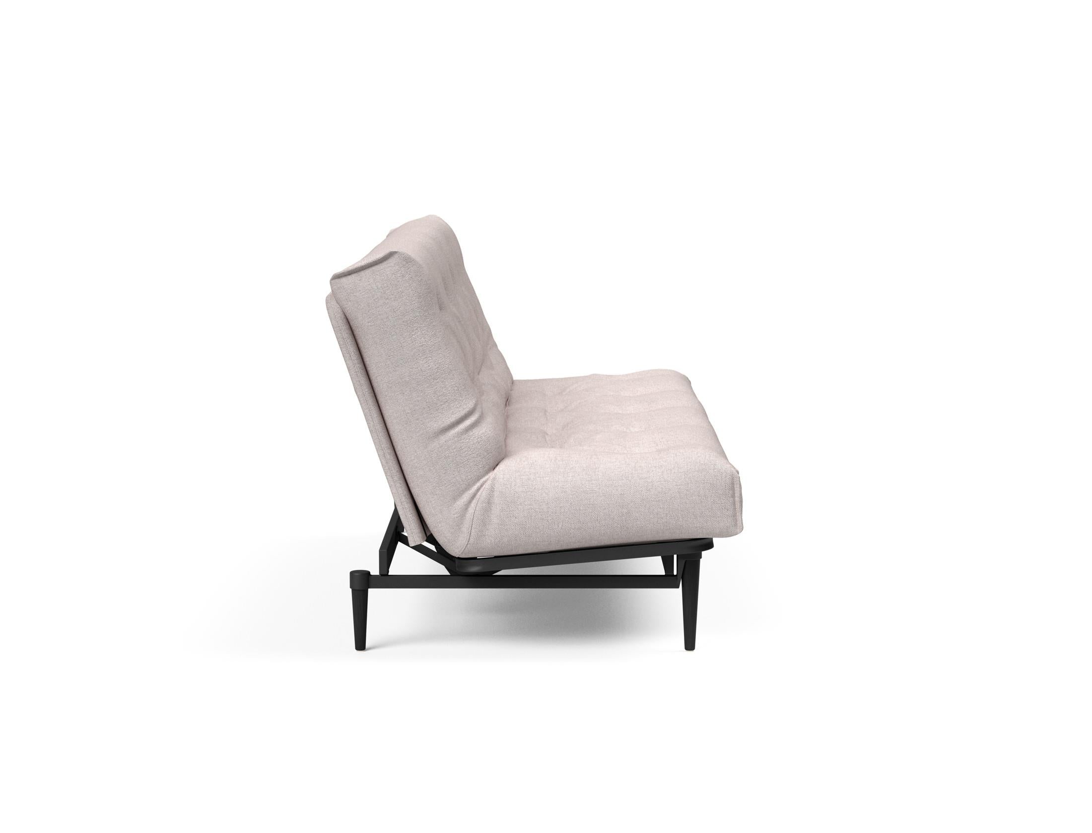 Erleben Sie das stilvolle Colpus Bettsofa 140 in Nordic Eiche schwarz von Innovation Living – ideal für gemütliche Nächte und elegantes Wohnen.