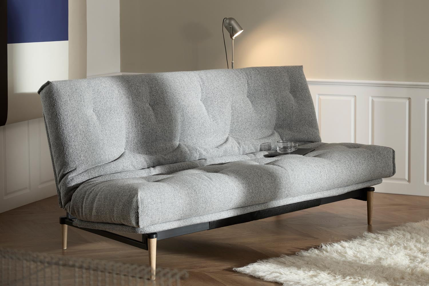 Entdecken Sie das Colpus Bettsofa 140 Nordic Soft Spring von Innovation Living – stilvoll, platzsparend und perfekt für entspannte Nächte.