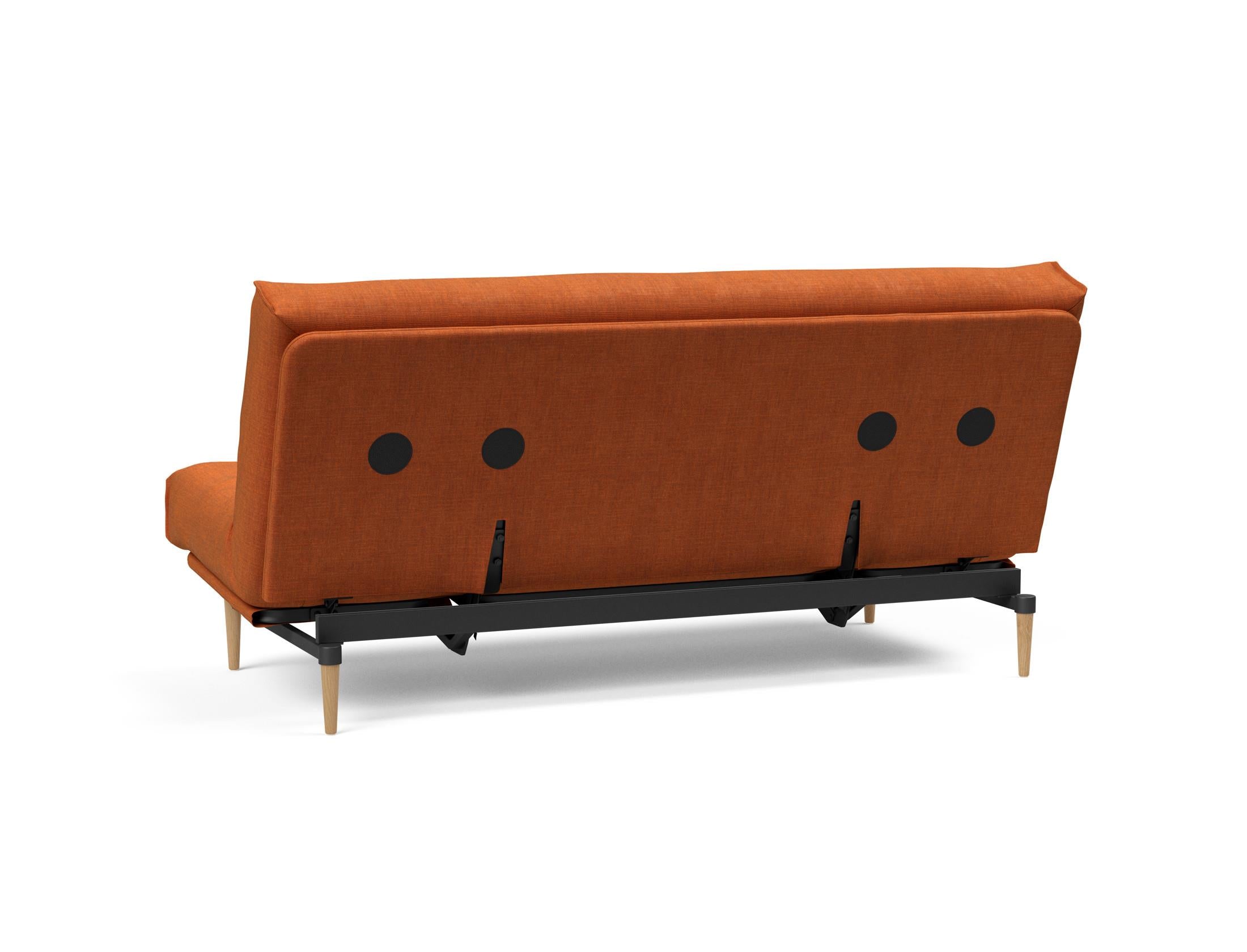 Entdecken Sie das Colpus Bettsofa 140 Nordic: Elegantes Design, weiche Federkernmatratze und abnehmbarer Bezug für optimalen Komfort und Langlebigkeit.