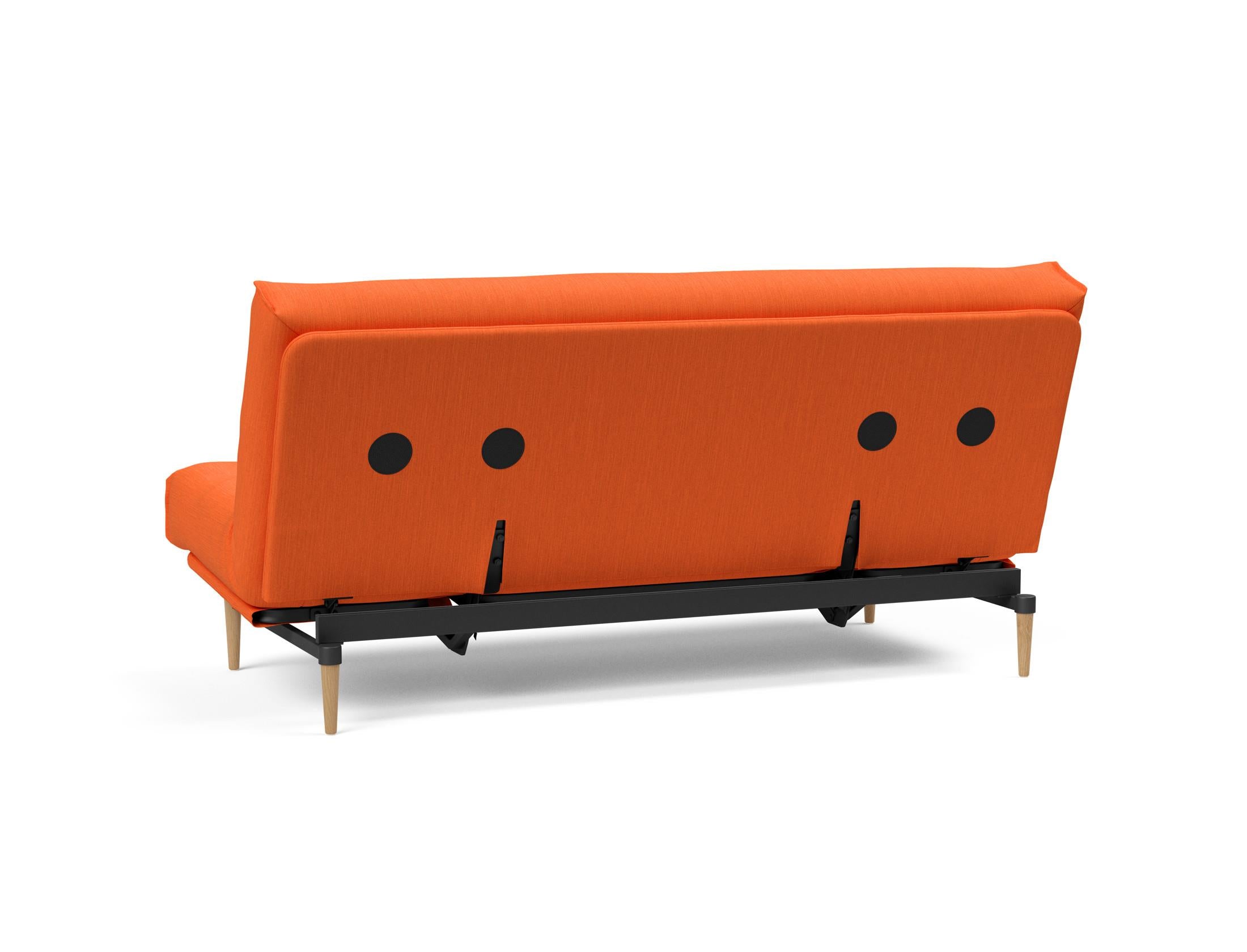 Entdecken Sie das Colpus Bettsofa 140 Nordic: Elegantes Design, weiche Federkernmatratze und abnehmbarer Bezug für optimalen Komfort und Langlebigkeit.