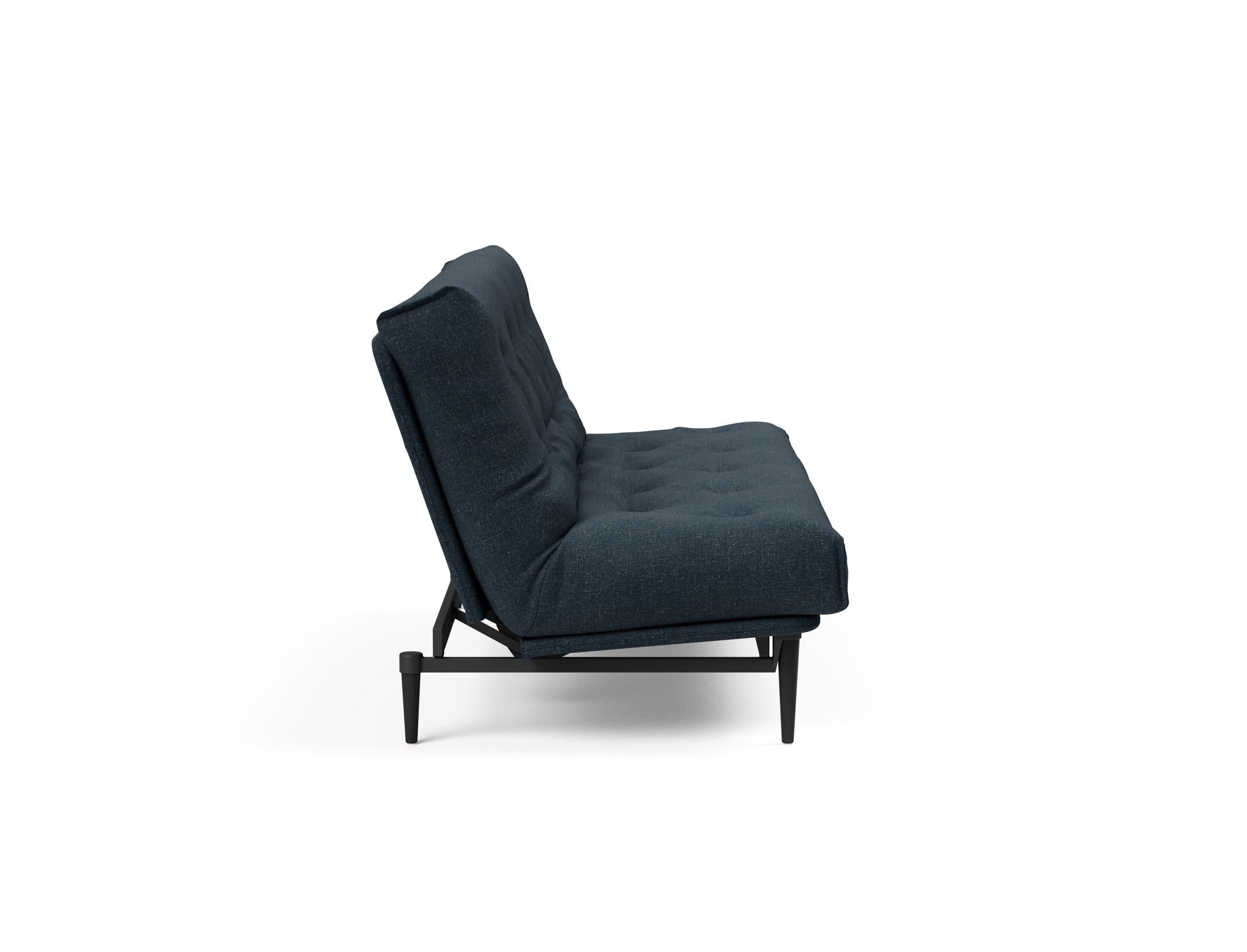 Erleben Sie das Colpus Bettsofa 140 in Nordic Eiche schwarz – ein elegantes Möbelstück, das als Sofa und Bett höchsten Komfort bietet.