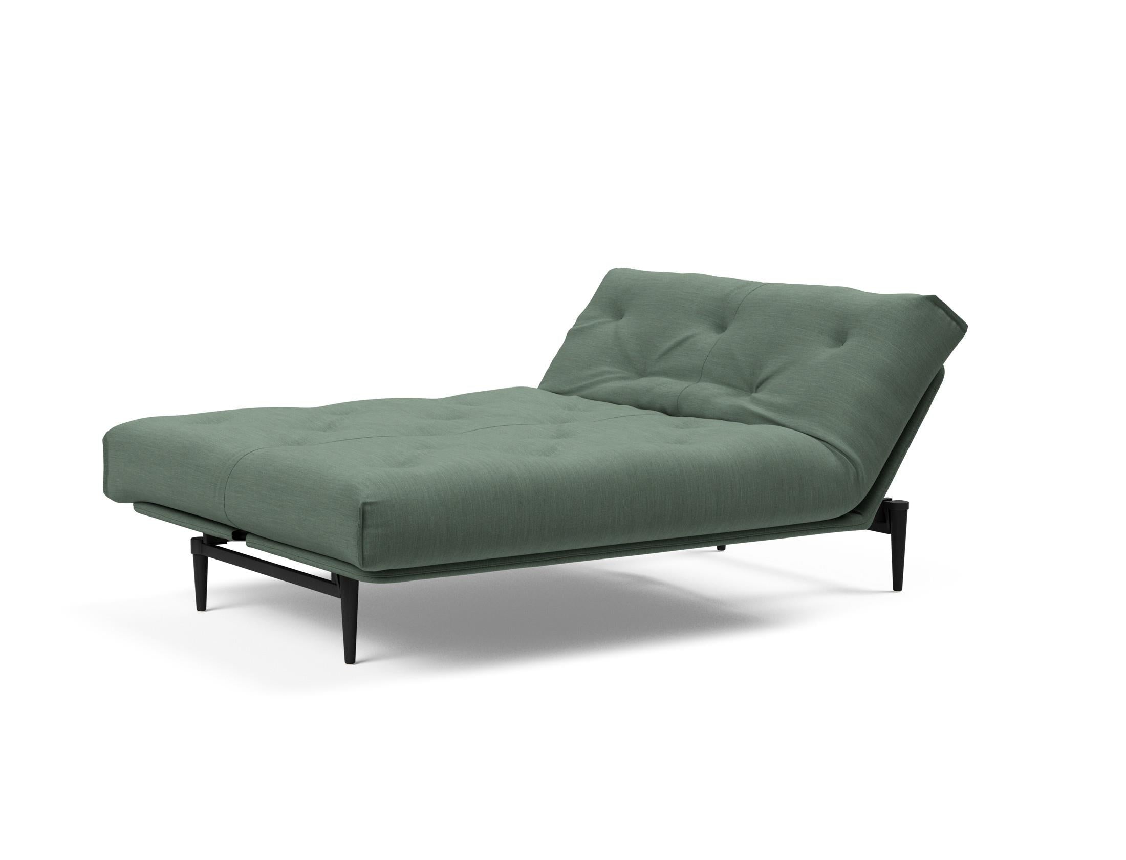 Erleben Sie das Colpus Bettsofa 140 in Nordic Eiche schwarz – ein elegantes Möbelstück, das als Sofa und Bett höchsten Komfort bietet.