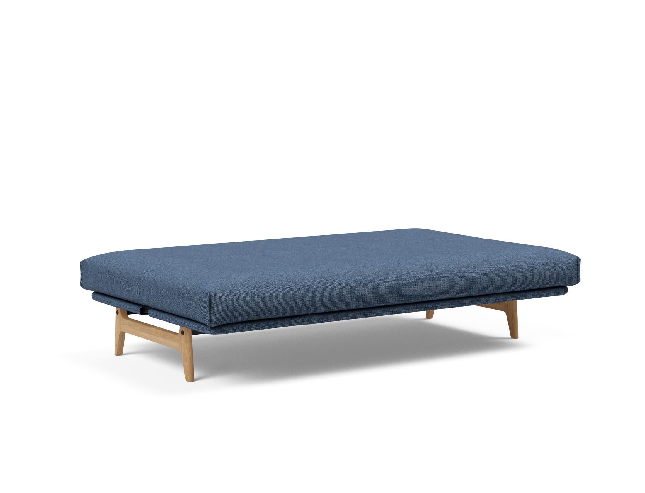 Erleben Sie das Aslak 120 Bettsofa Nordic Cover Soft Spring – eine harmonische Verbindung aus stilvollem Design, robusten Materialien und anpassbarem Schlafkomfort.