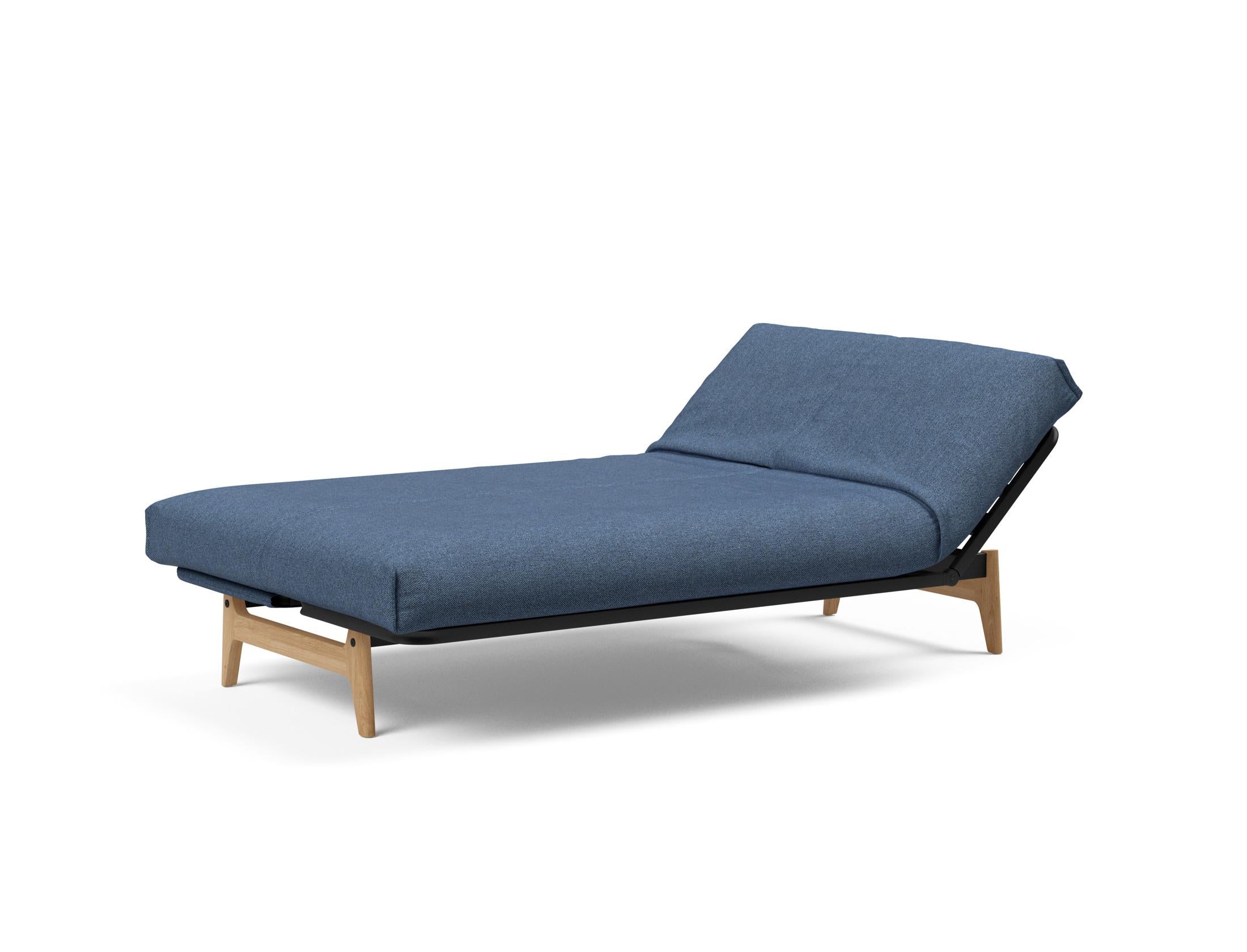 Entdecken Sie das Aslak 120 Bettsofa Nordic Cover: minimalistisches Design, außergewöhnlicher Komfort mit Soft Spring-Matratze und nachhaltiger Qualität.