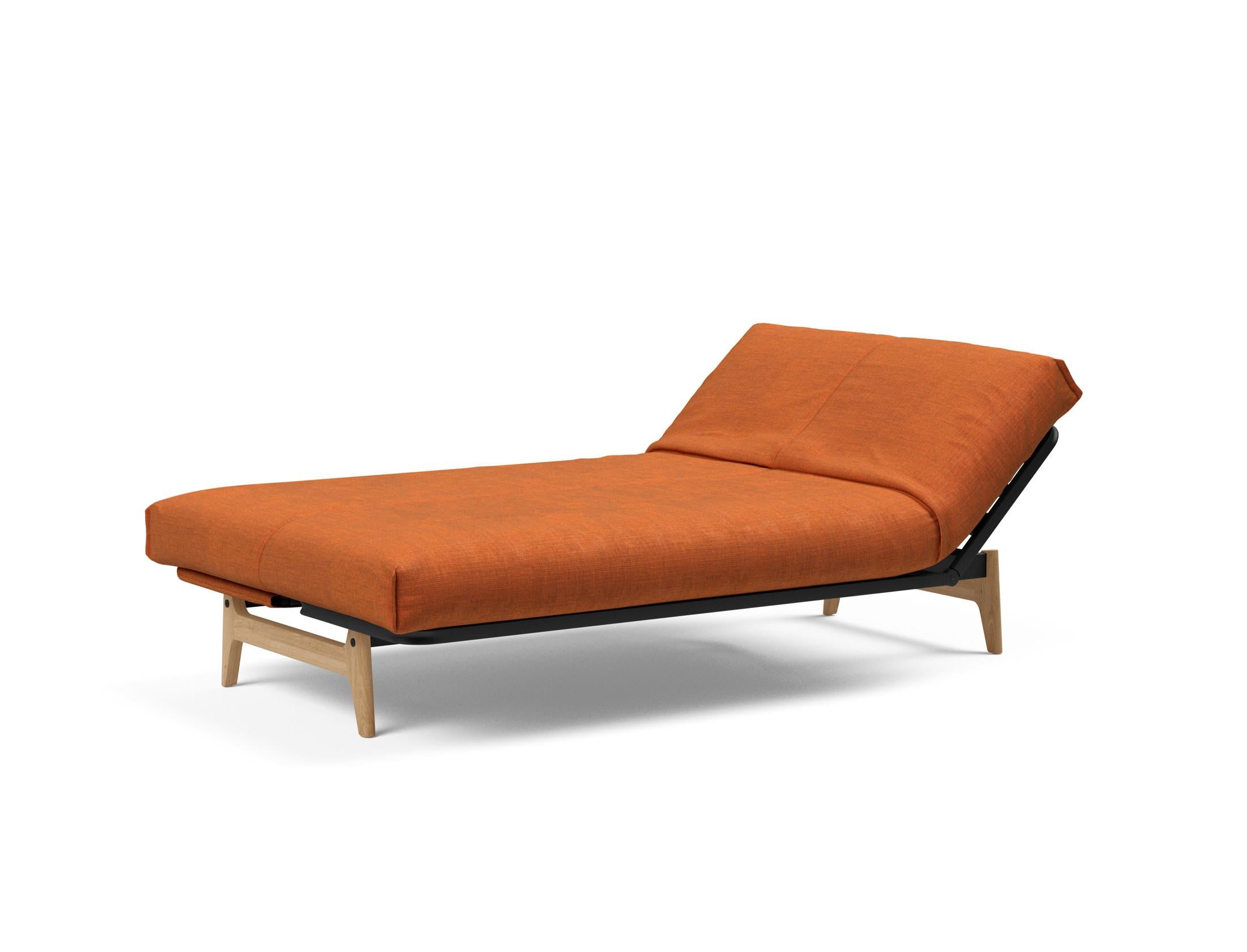 Entdecken Sie das Aslak 120 Bettsofa Nordic Cover Soft Spring – skandinavische Eleganz trifft auf individuellen Schlafkomfort und vielseitige Funktionalität.