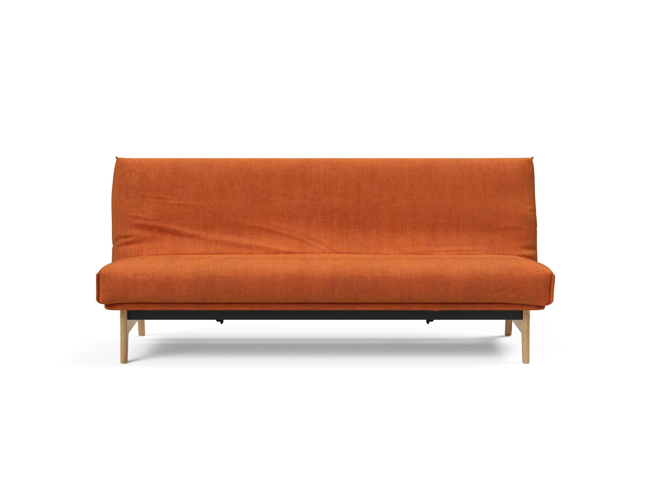 Entdecken Sie das Aslak 120 Bettsofa Nordic Cover: minimalistisches Design, außergewöhnlicher Komfort mit Soft Spring-Matratze und nachhaltiger Qualität.