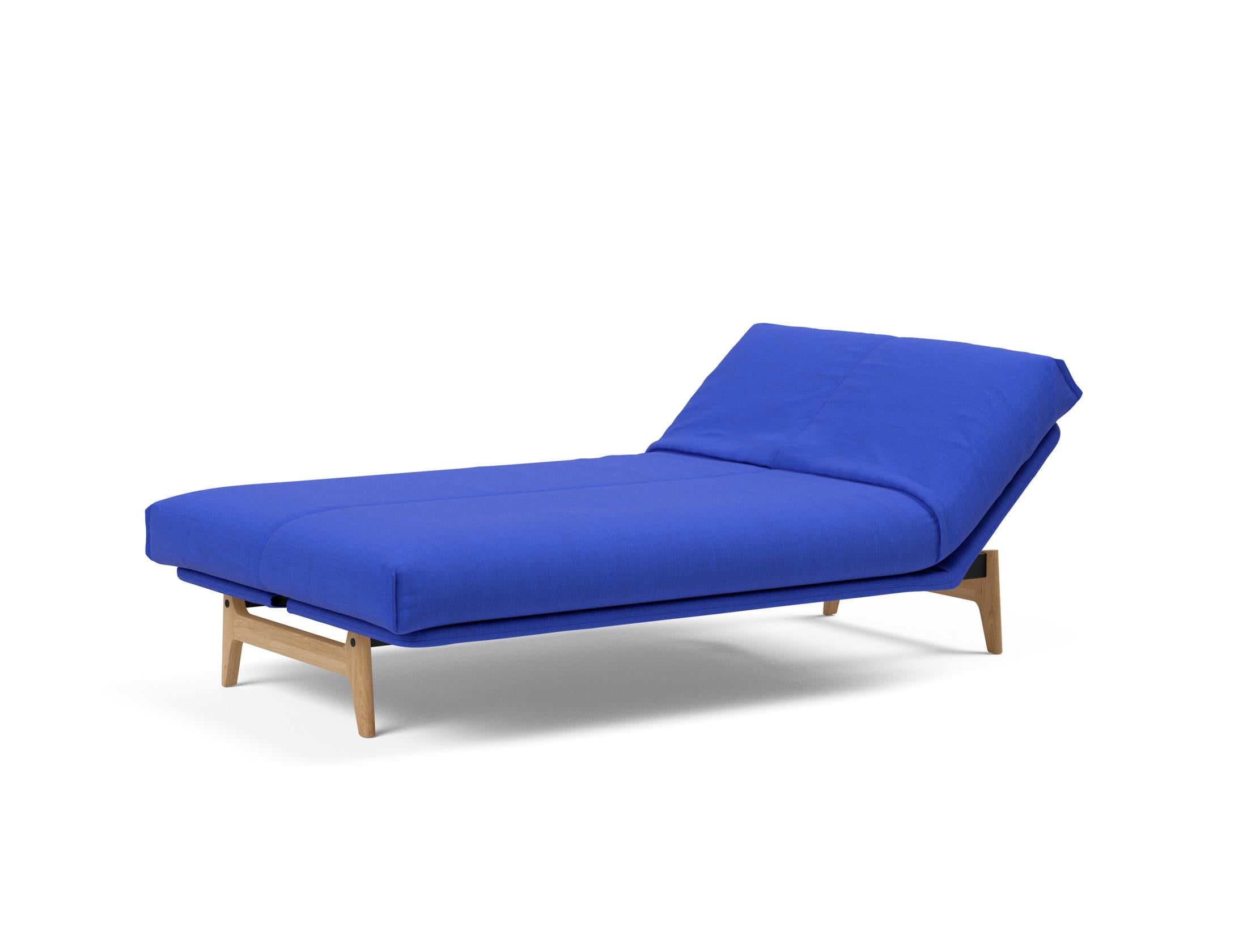 Entdecken Sie das Aslak 120 Bettsofa Nordic Cover: minimalistisches Design, außergewöhnlicher Komfort mit Soft Spring-Matratze und nachhaltiger Qualität.