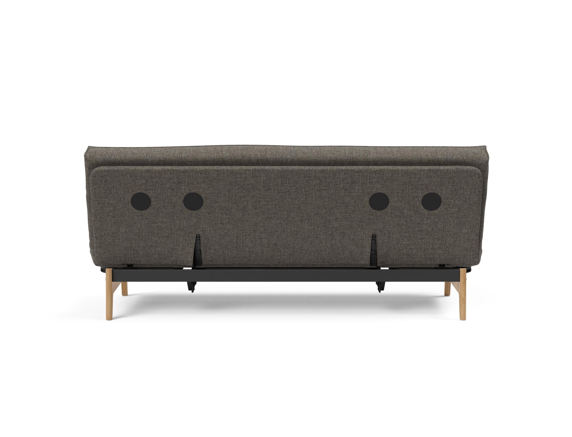 Entdecken Sie das Aslak 120 Bettsofa mit Sharp Plus Cover von Innovation Living: stilvolles Design, langlebige Materialien und vielseitige Nutzung für Ihr Zuhause.