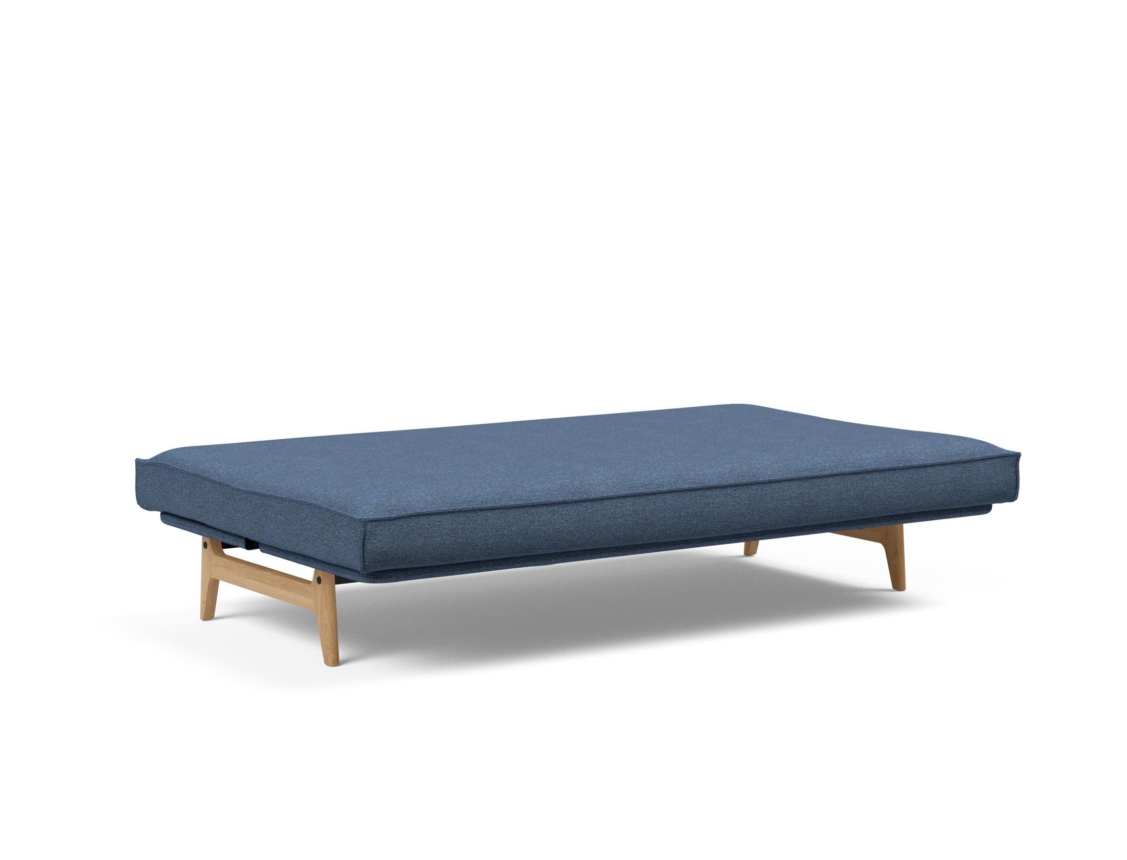 Entdecken Sie das Aslak 120 Bettsofa mit hochwertigem Sharp Plus Cover – die perfekte Symbiose aus elegantem Design und vielseitiger Funktionalität.