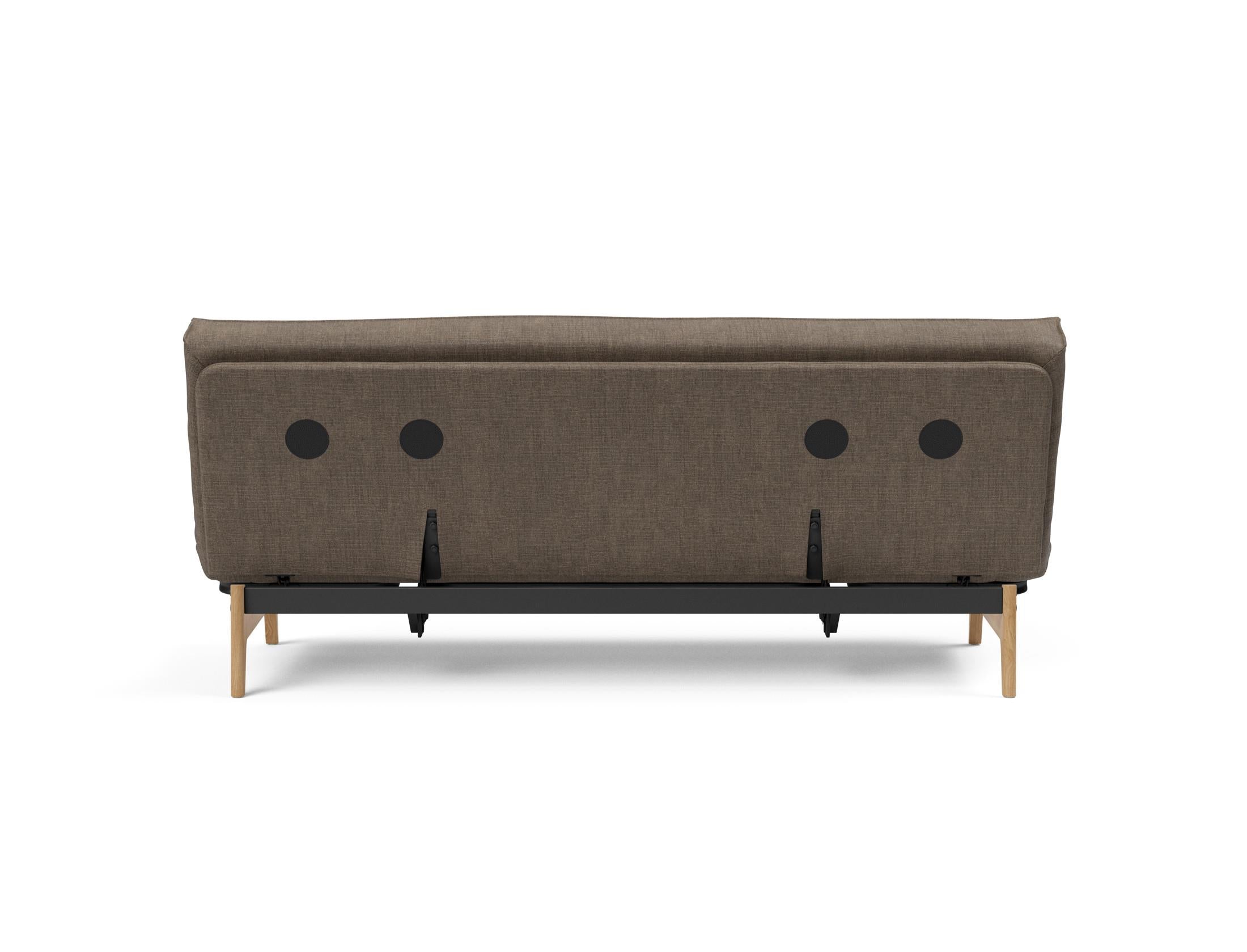 Entdecken Sie das Aslak 120 Bettsofa mit elegantem Sharp Plus Bezug und innovativem Soft Spring – ideal für stilvolle Wohnräume und gemütliche Nächte.