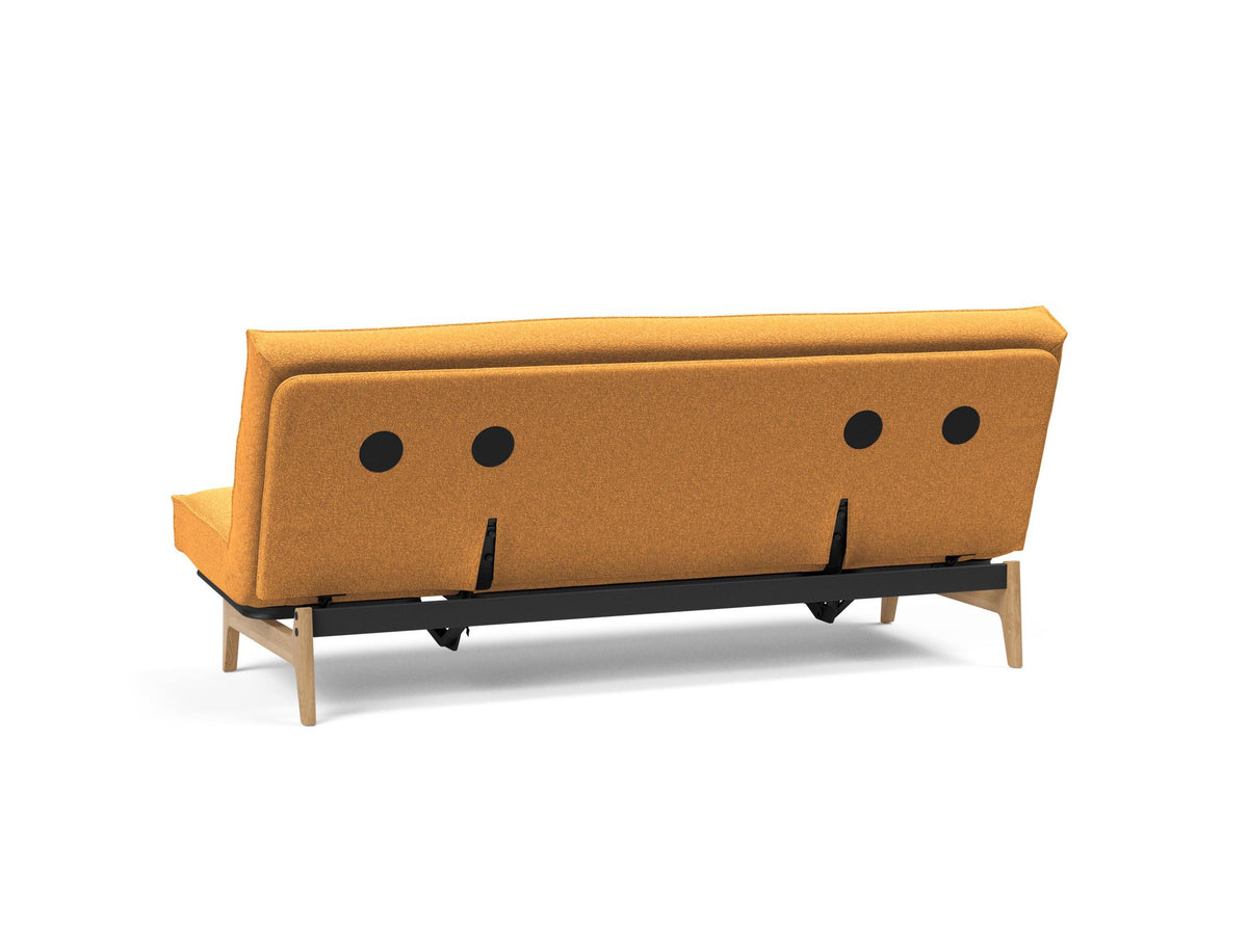 Aslak 120 Bettsofa Sharp Plus Cover Soft Spring in 536 Bouclé Ochre präsentiert im Onlineshop von KAQTU Design AG. Bettsofa ist von Innovation Living