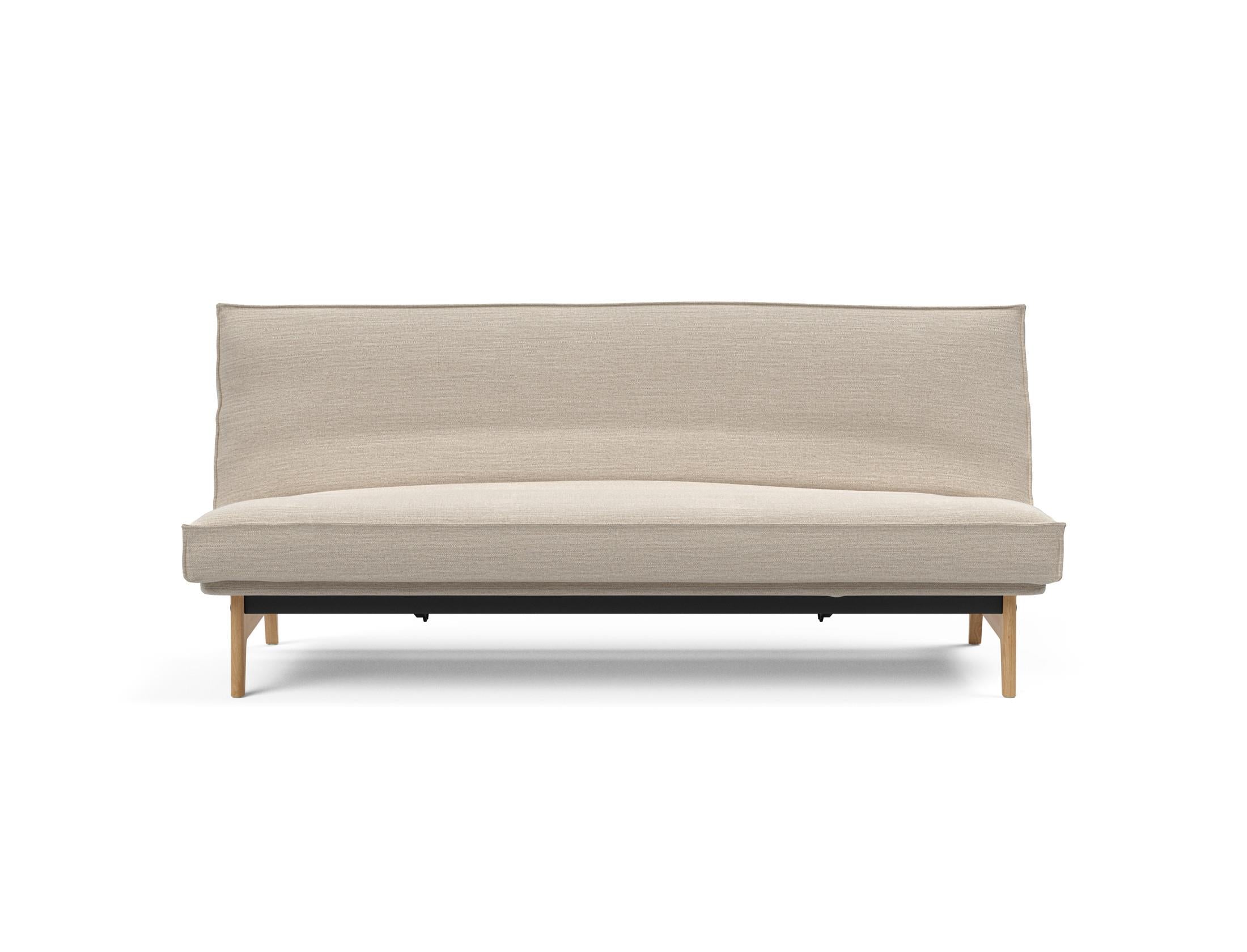 Elegantes Aslak 120 Bettsofa mit weichem Sharp Plus Bezug und stabiler Soft Spring Konstruktion für stilvolle Entspannung und vielseitige Nutzung.