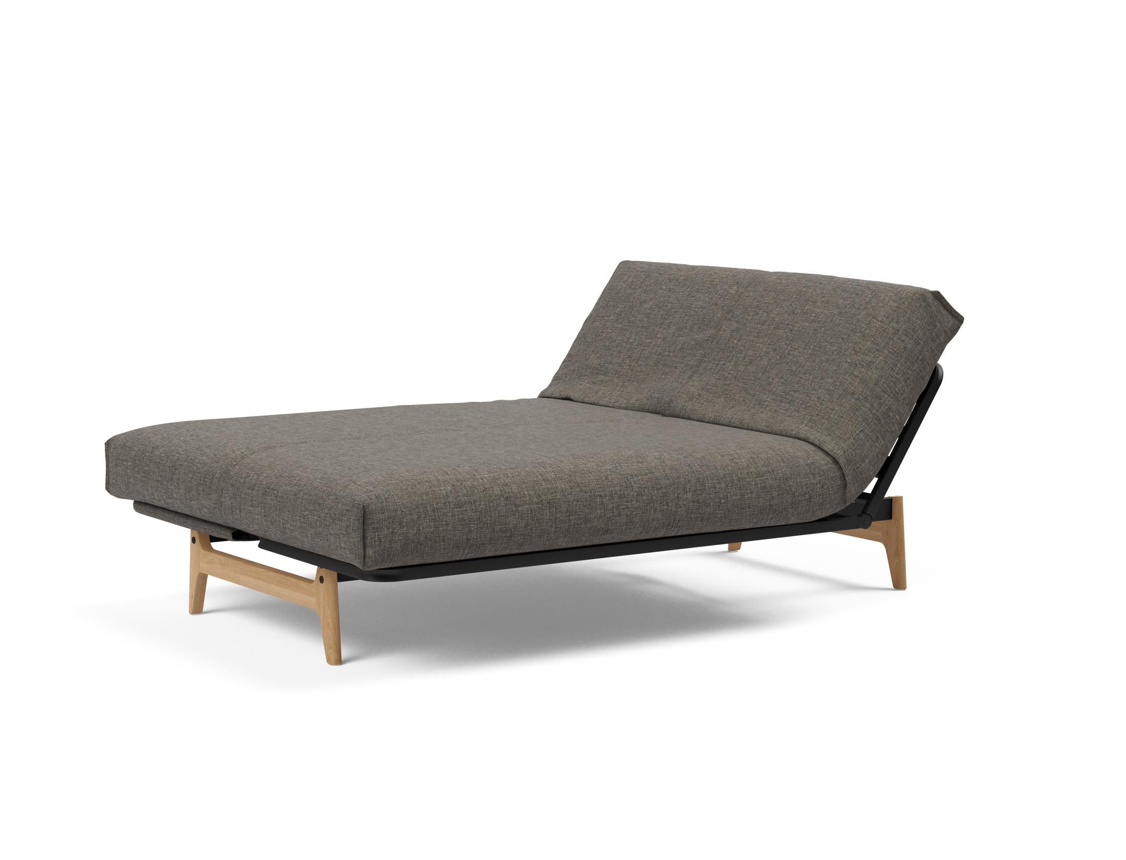 Entdecken Sie das Aslak 140 Bettsofa Nordic Cover: elegantes skandinavisches Design, abnehmbarer Bezug und vielfältige Matratzenoptionen für besten Schlafkomfort.