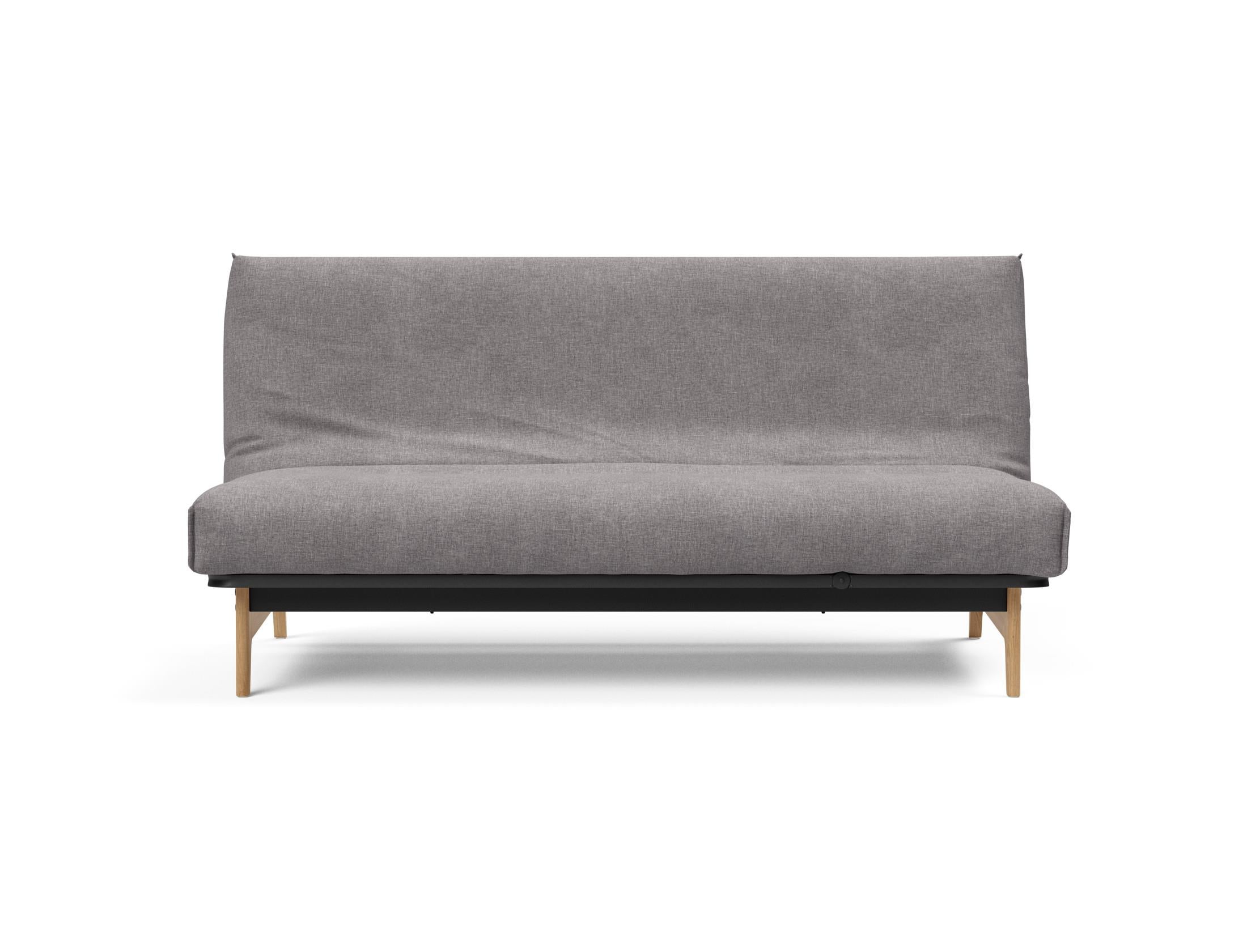 Erleben Sie das Aslak 140 Bettsofa von Innovation Living – modernes skandinavisches Design vereint mit optimalem Schlafkomfort und flexibler Nutzung.
