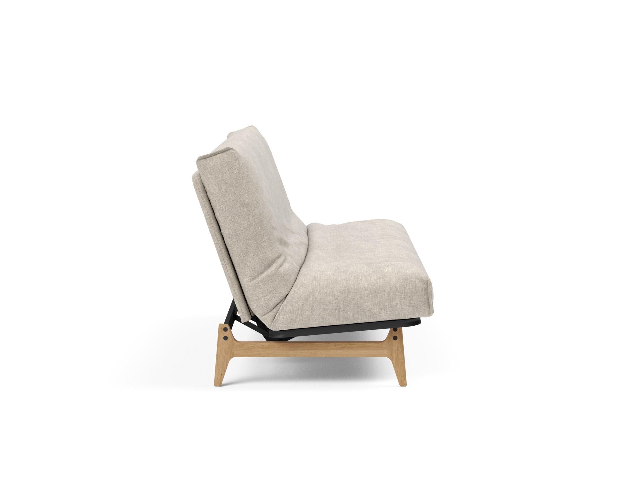 Erleben Sie das Aslak 140 Bettsofa von Innovation Living – modernes skandinavisches Design vereint mit optimalem Schlafkomfort und flexibler Nutzung.