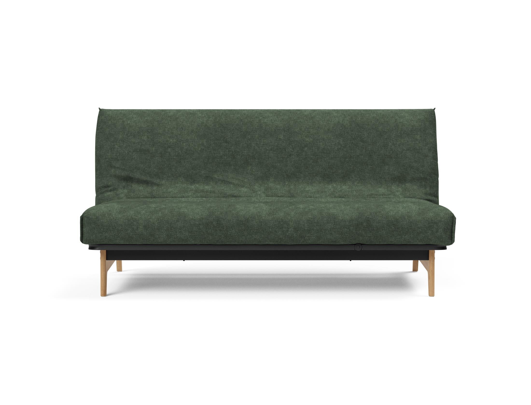Erleben Sie das Aslak 140 Bettsofa von Innovation Living – modernes skandinavisches Design vereint mit optimalem Schlafkomfort und flexibler Nutzung.