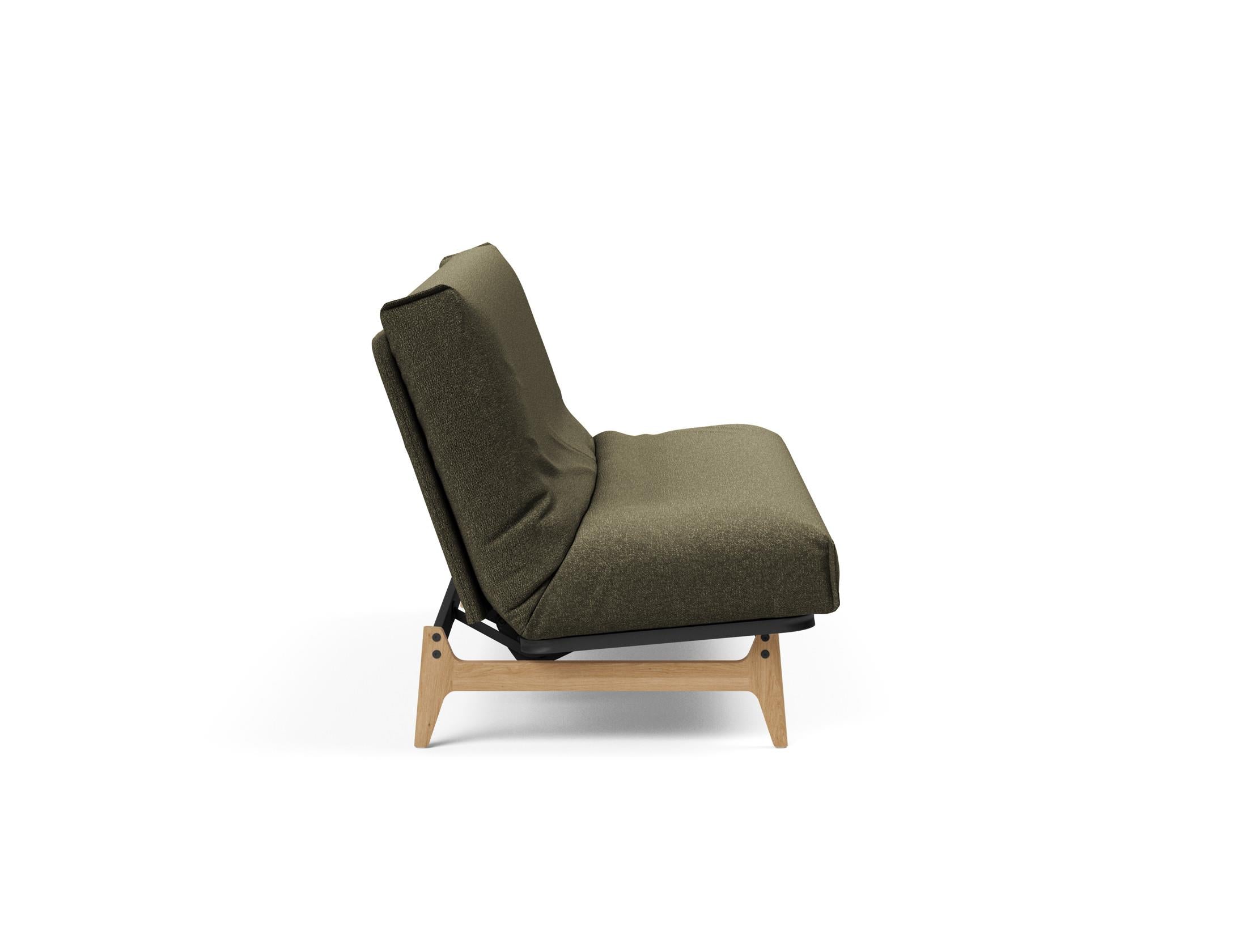 Erleben Sie das Aslak 140 Bettsofa von Innovation Living – modernes skandinavisches Design vereint mit optimalem Schlafkomfort und flexibler Nutzung.
