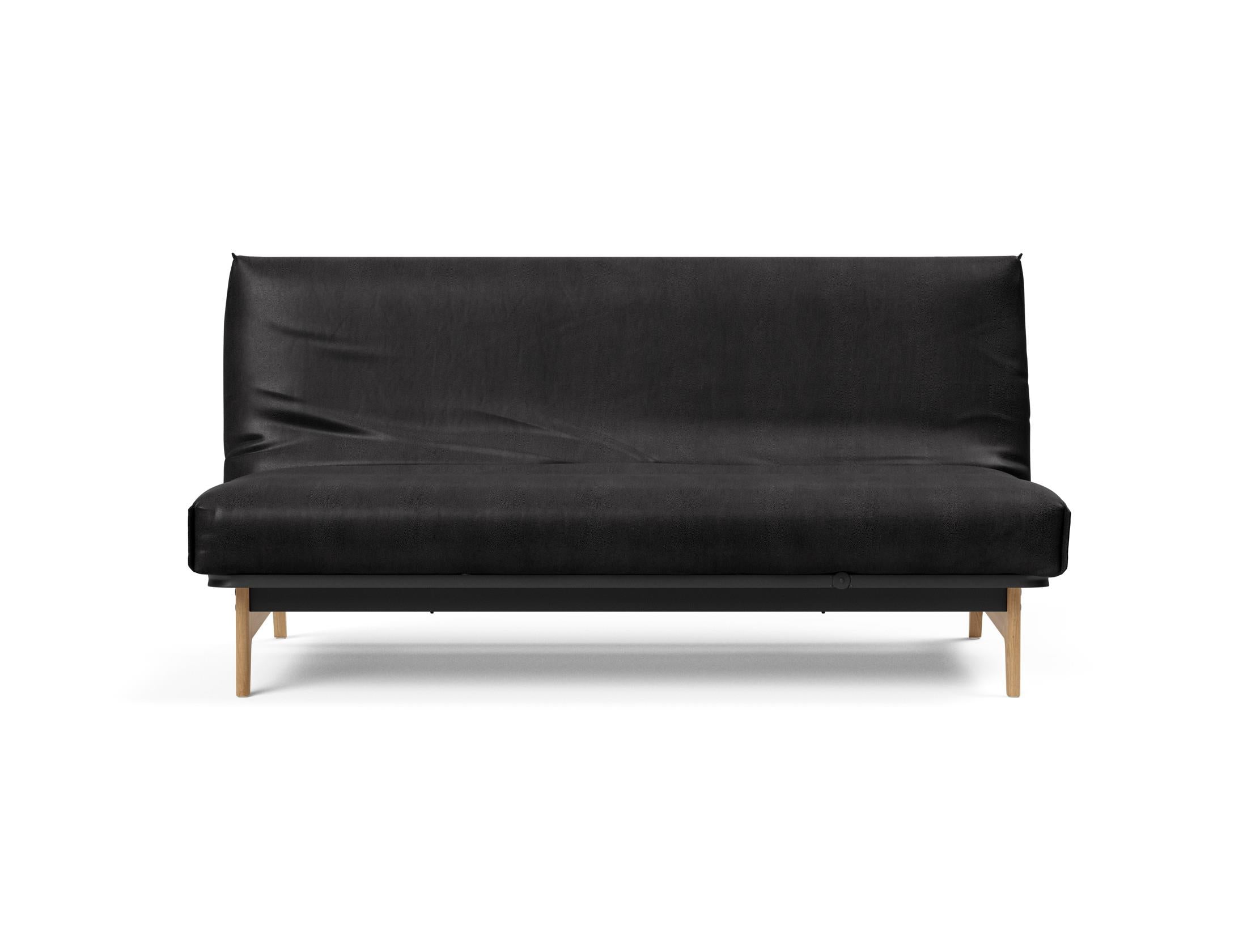 Erleben Sie das Aslak 140 Bettsofa von Innovation Living – modernes skandinavisches Design vereint mit optimalem Schlafkomfort und flexibler Nutzung.