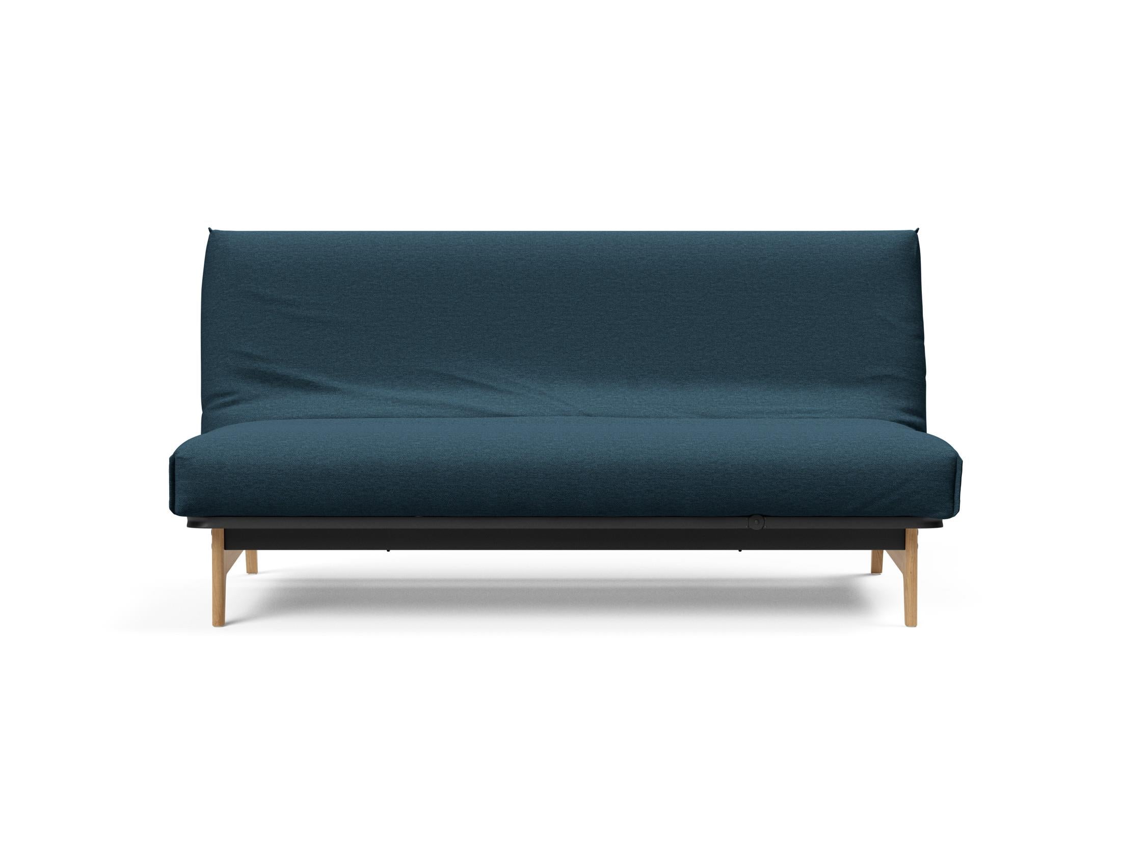Erleben Sie das Aslak 140 Bettsofa Nordic Cover: stilvolles skandinavisches Design, pflegeleichter Bezug und individuelle Matratzenwahl für optimalen Schlafkomfort.