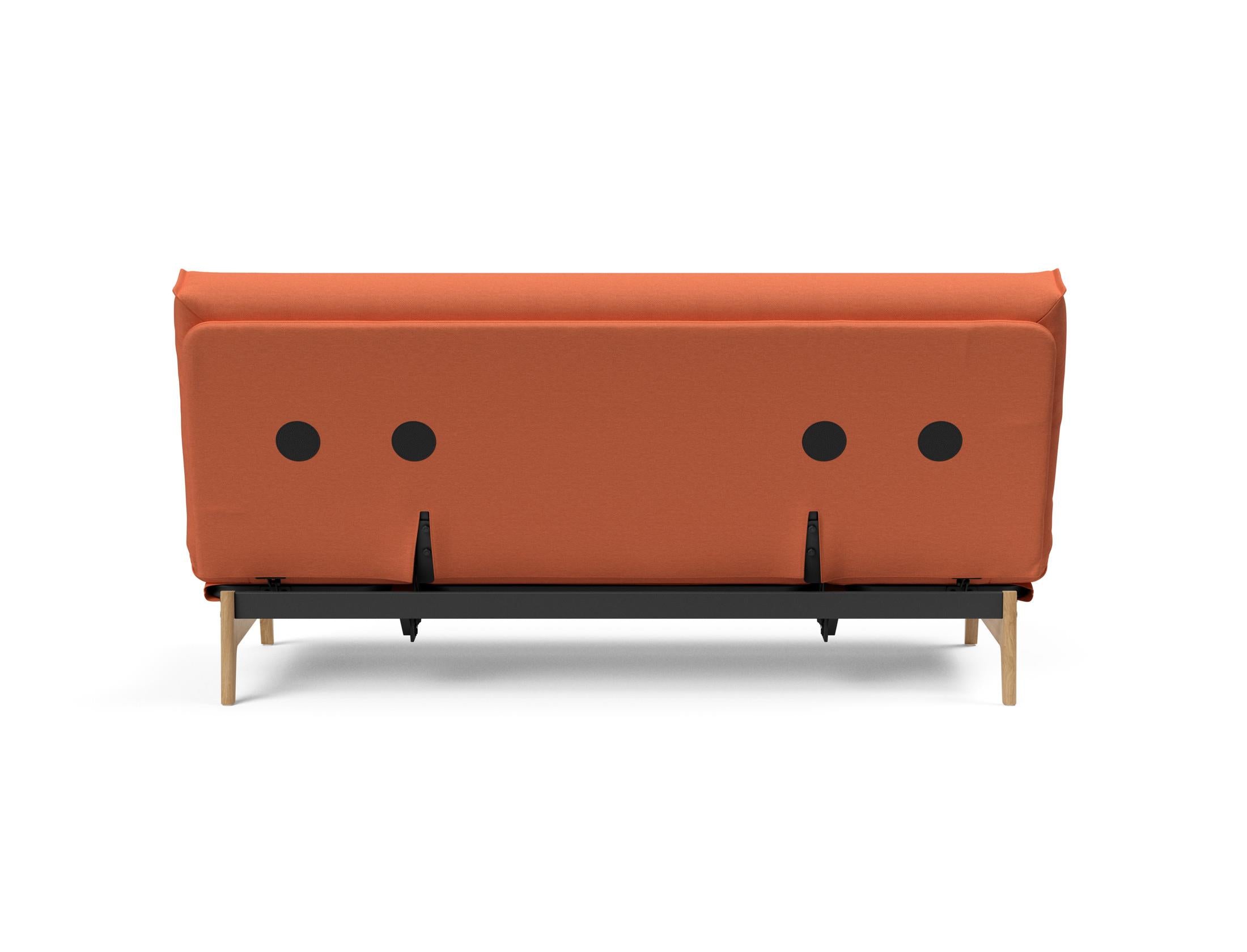 Entdecken Sie das Aslak 140 Bettsofa Nordic Cover: skandinavische Eleganz, vielseitige Matratzenoptionen und langlebige Materialien für höchsten Komfort.