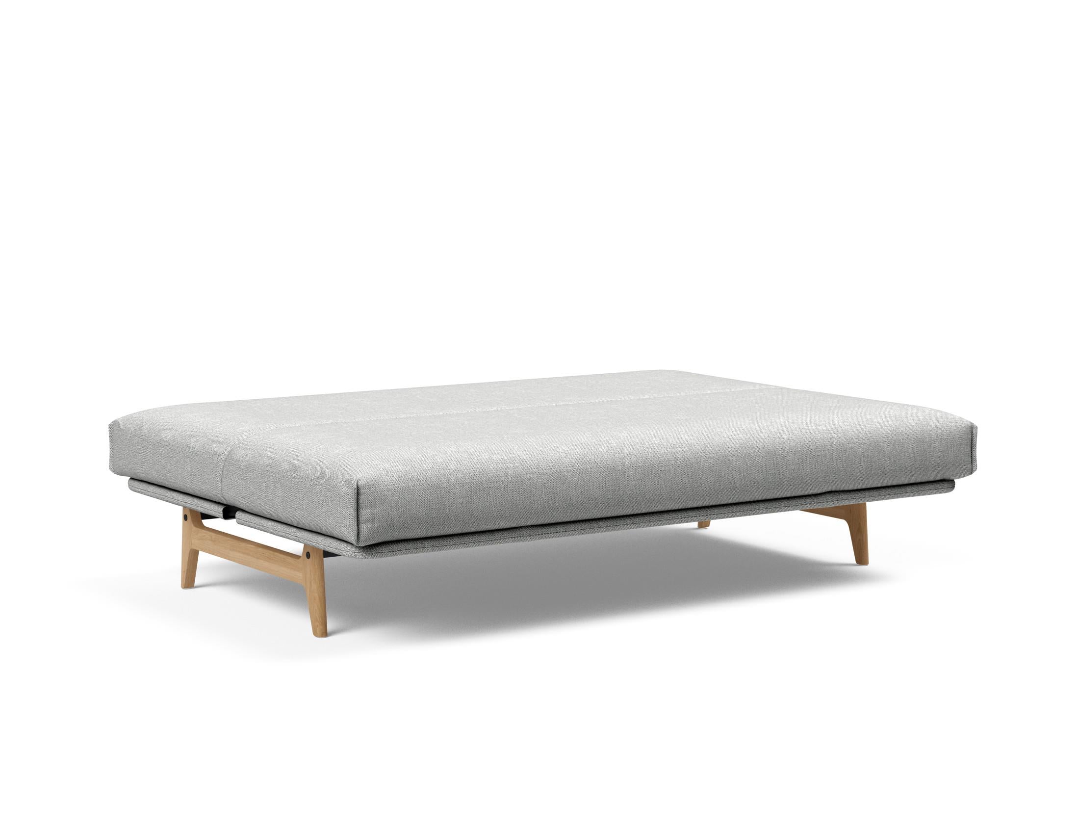 Entdecken Sie das Aslak 140 Bettsofa Nordic Cover: skandinavische Eleganz, vielseitige Matratzenoptionen und langlebige Materialien für höchsten Komfort.